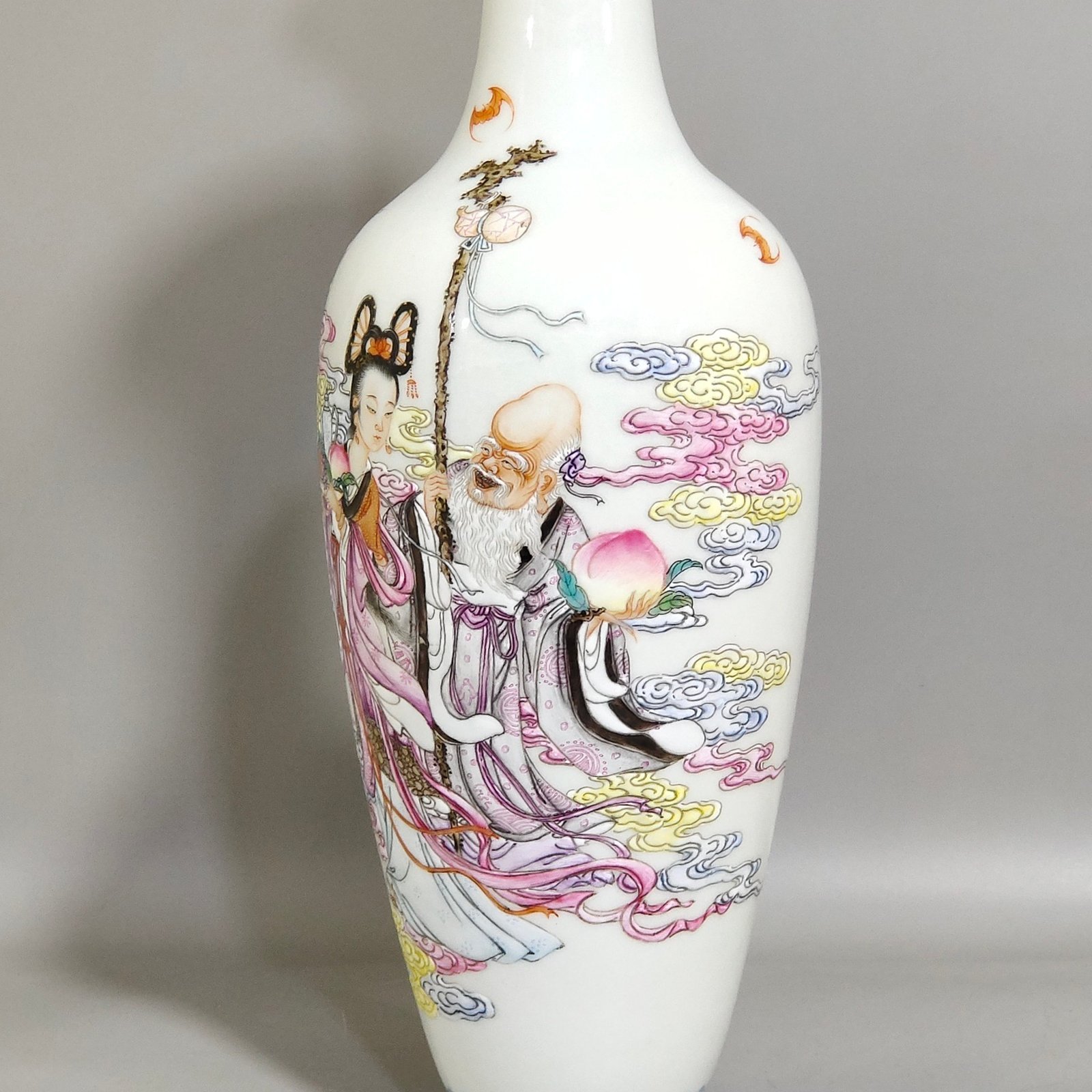 Qing Dynasty Qianlong enamel mushroom vase with green edges