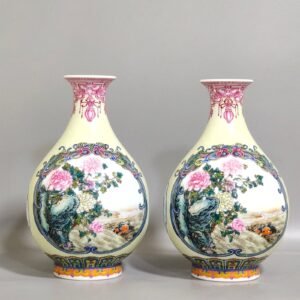 Qing Dynasty Qianlong enamel flower jade pot spring vase