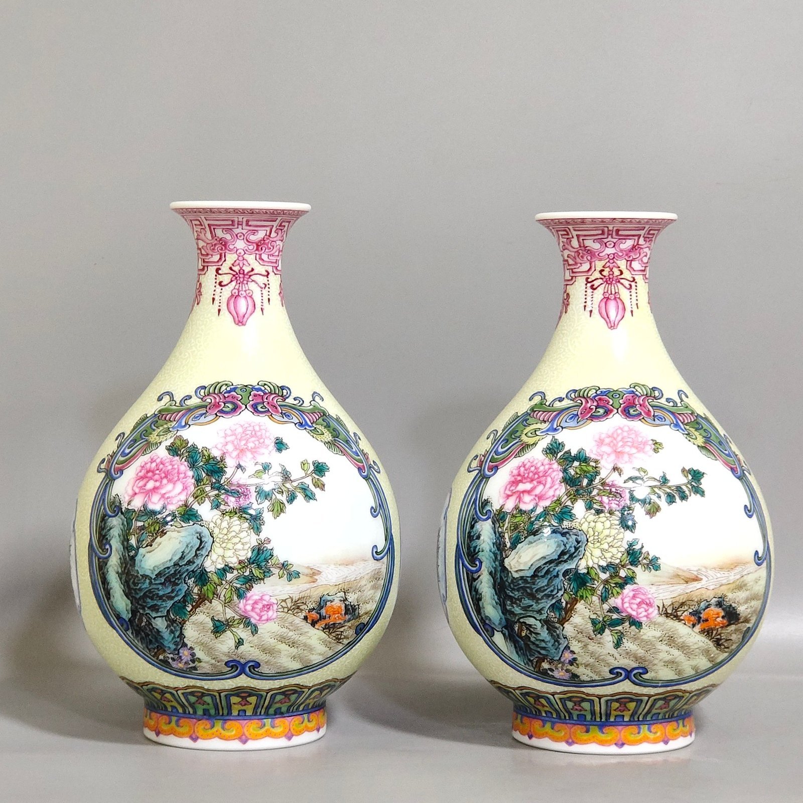 Qing Dynasty Qianlong enamel flower jade pot spring vase