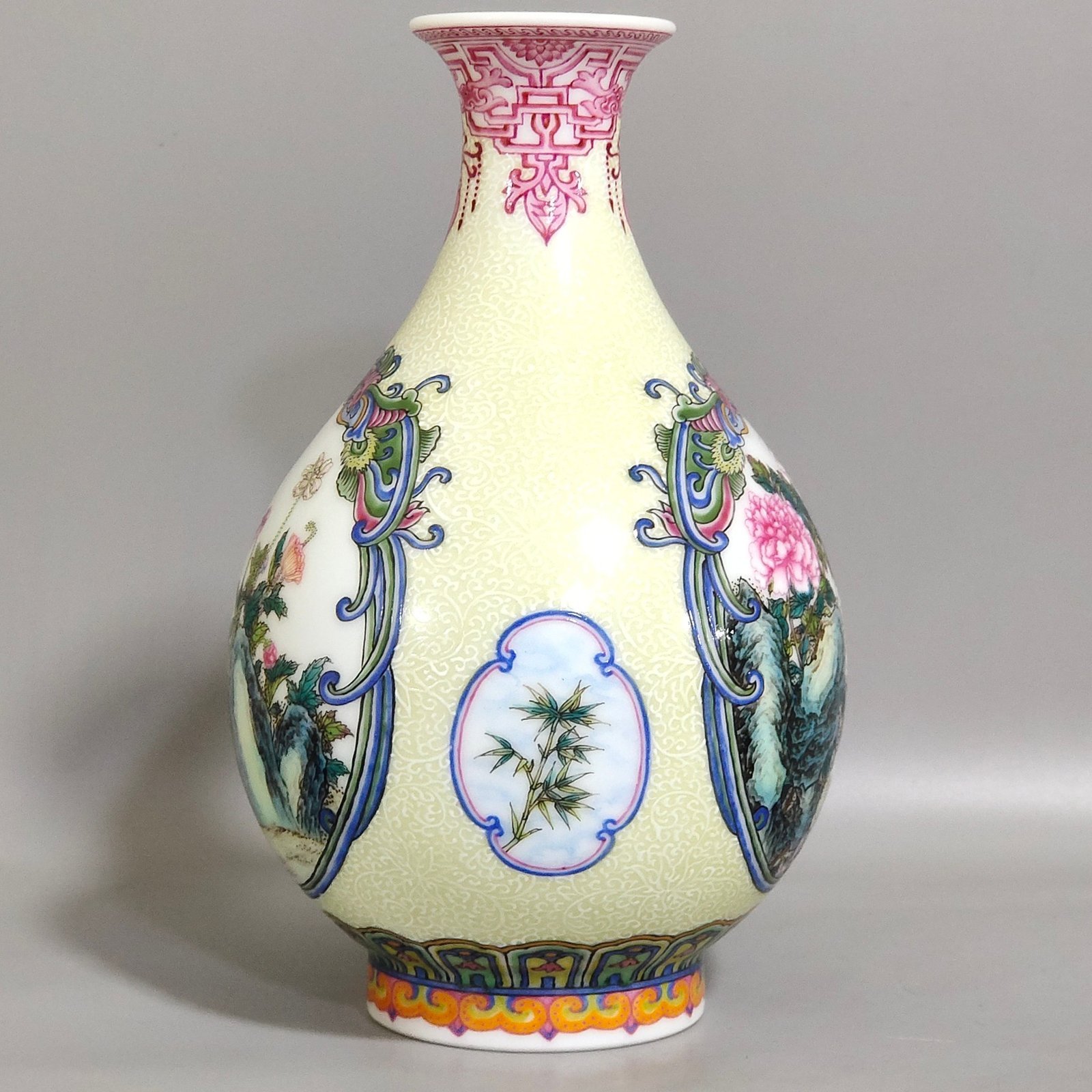 Qing Dynasty Qianlong enamel flower jade pot spring vase