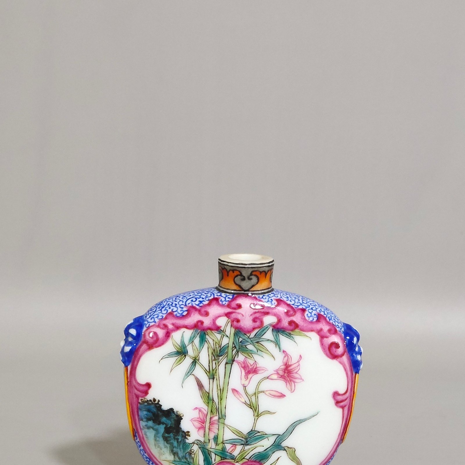 Qing Dynasty Qianlong enamel floral snuff bottle