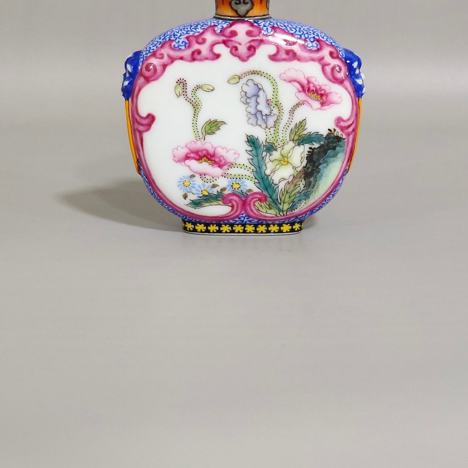 Qing Dynasty Qianlong enamel floral snuff bottle