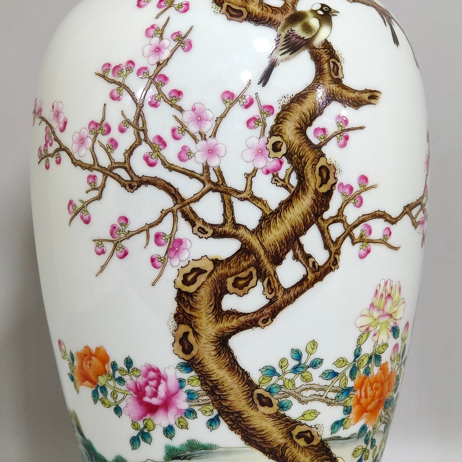 Qing Dynasty Qianlong enamel flower and bird vase
