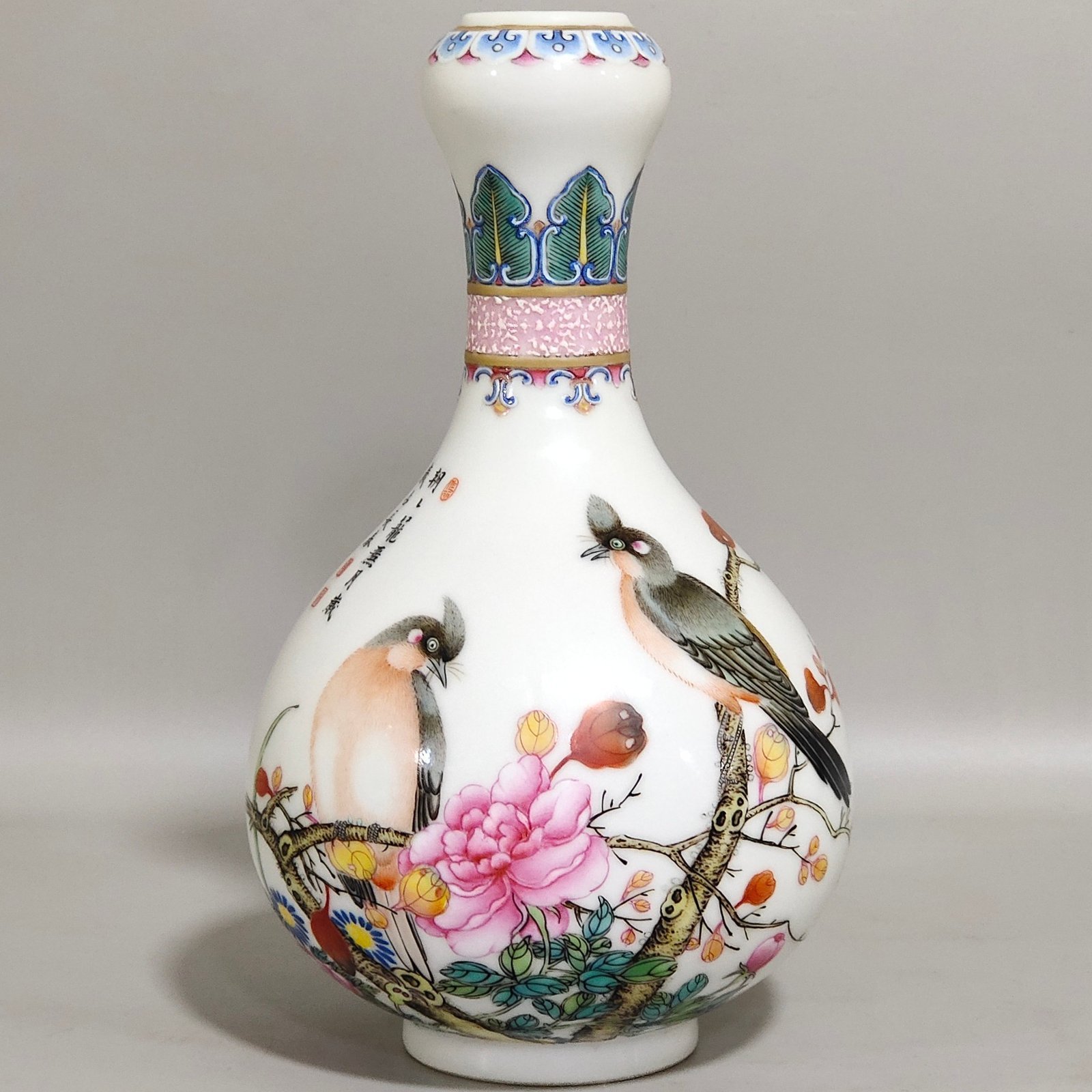 Qing Dynasty Qianlong enamel flower-and-bird garlic vase inscribed with poems