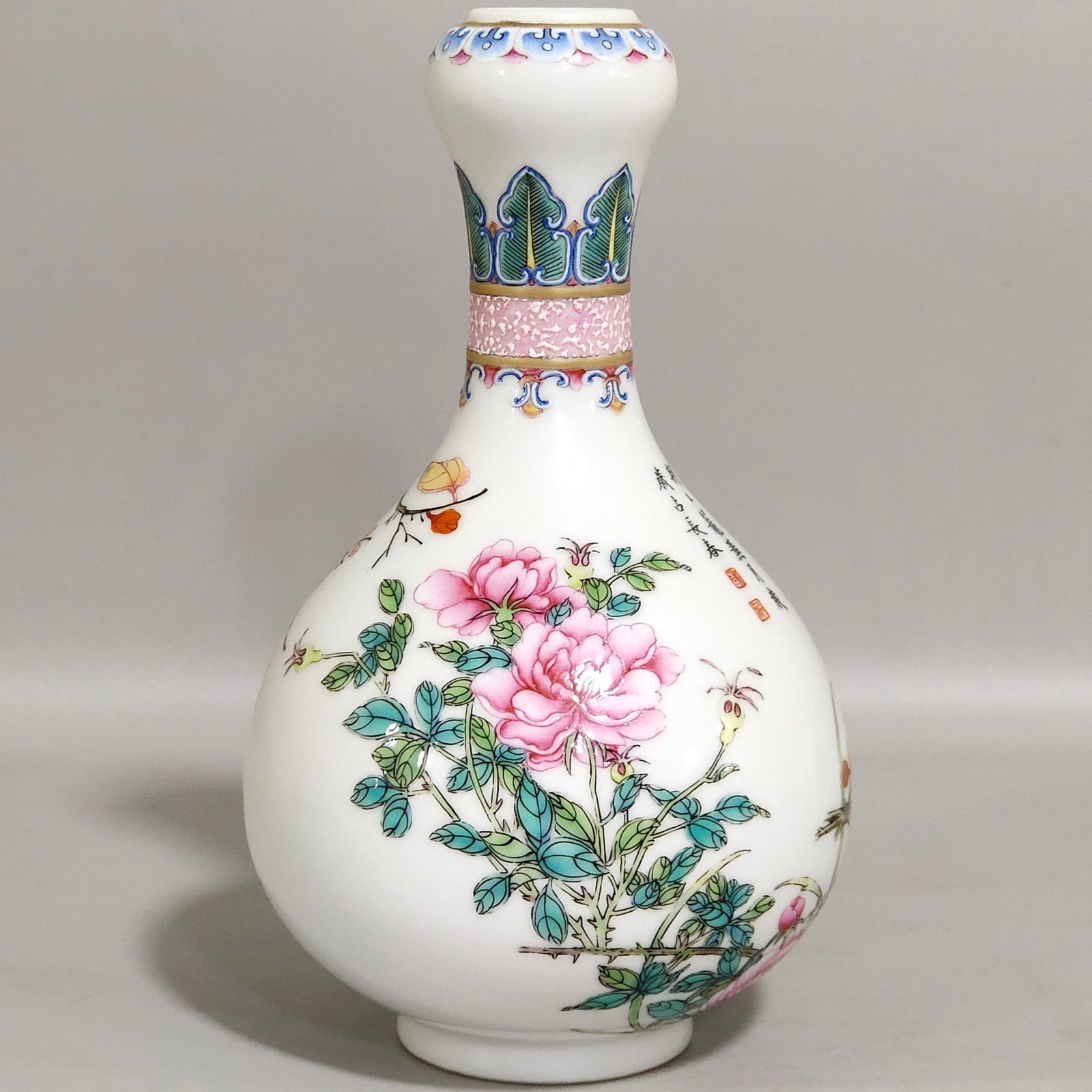 Qing Dynasty Qianlong enamel flower-and-bird garlic vase inscribed with poems