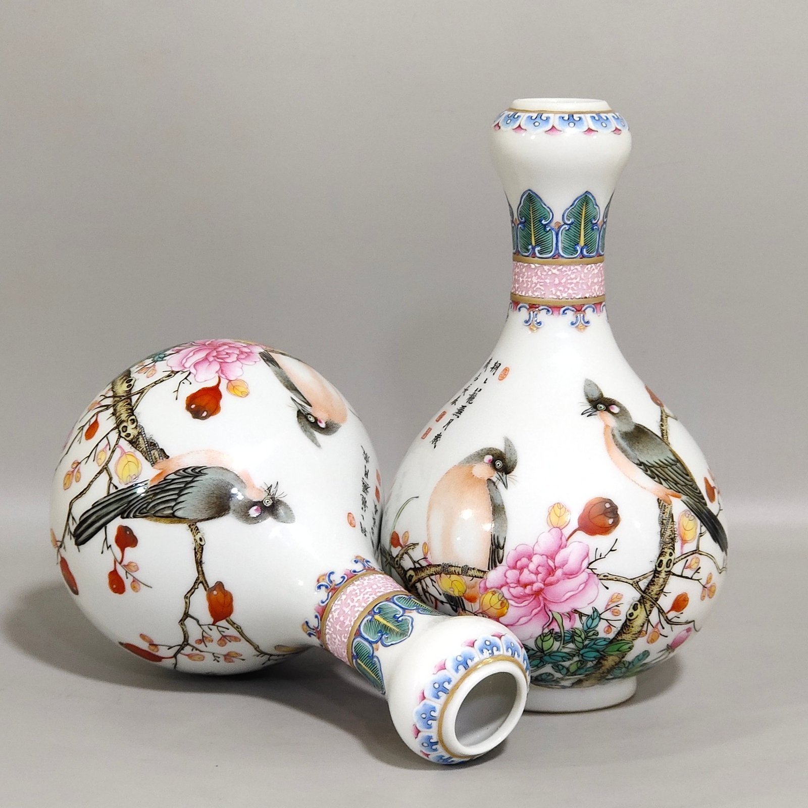 Qing Dynasty Qianlong enamel flower-and-bird garlic vase inscribed with poems