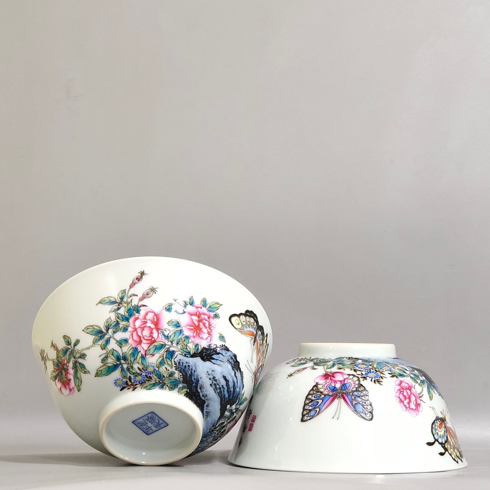 Qing Dynasty Qianlong enamel bowl inscribed with poems about flowers
