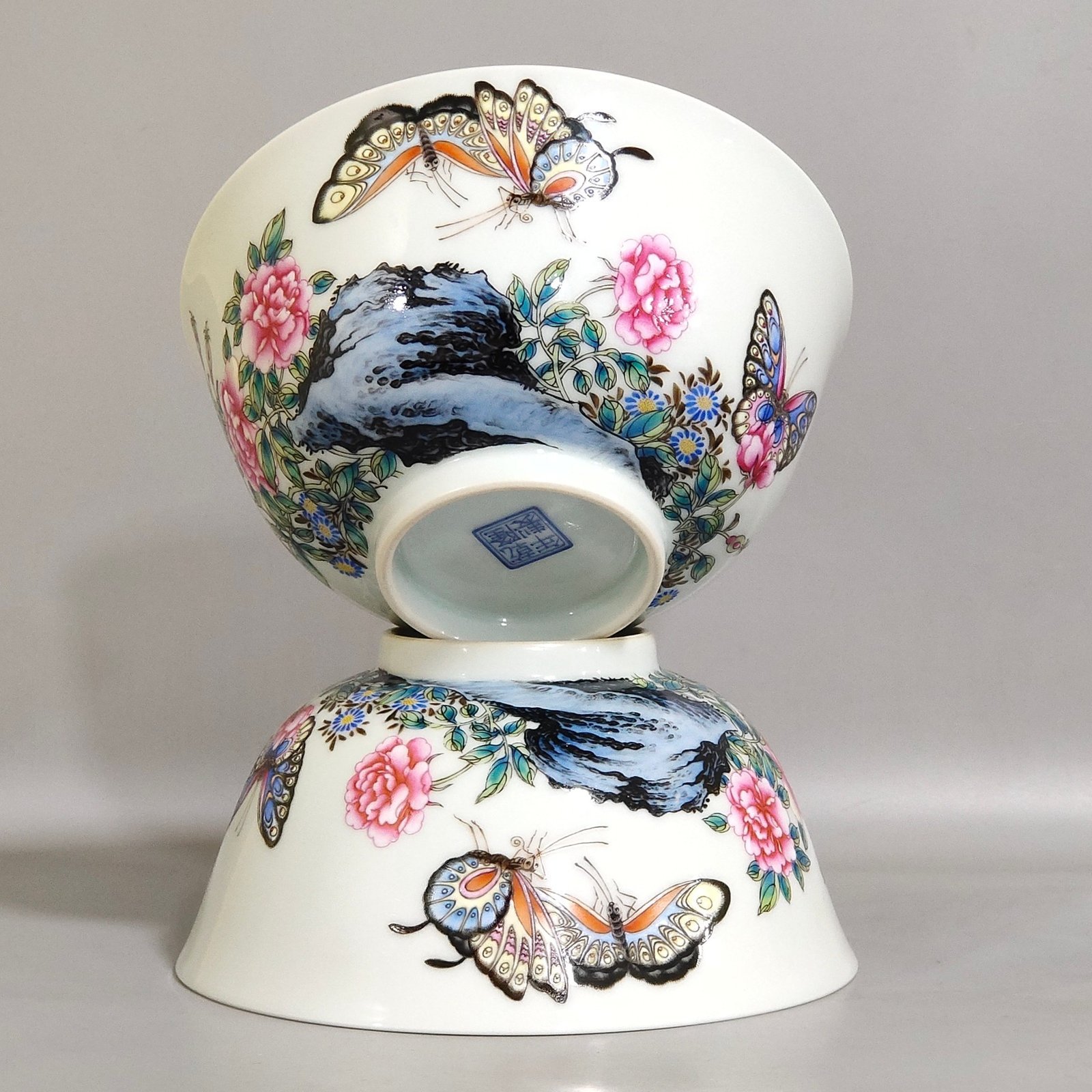 Qing Dynasty Qianlong enamel bowl inscribed with poems about flowers