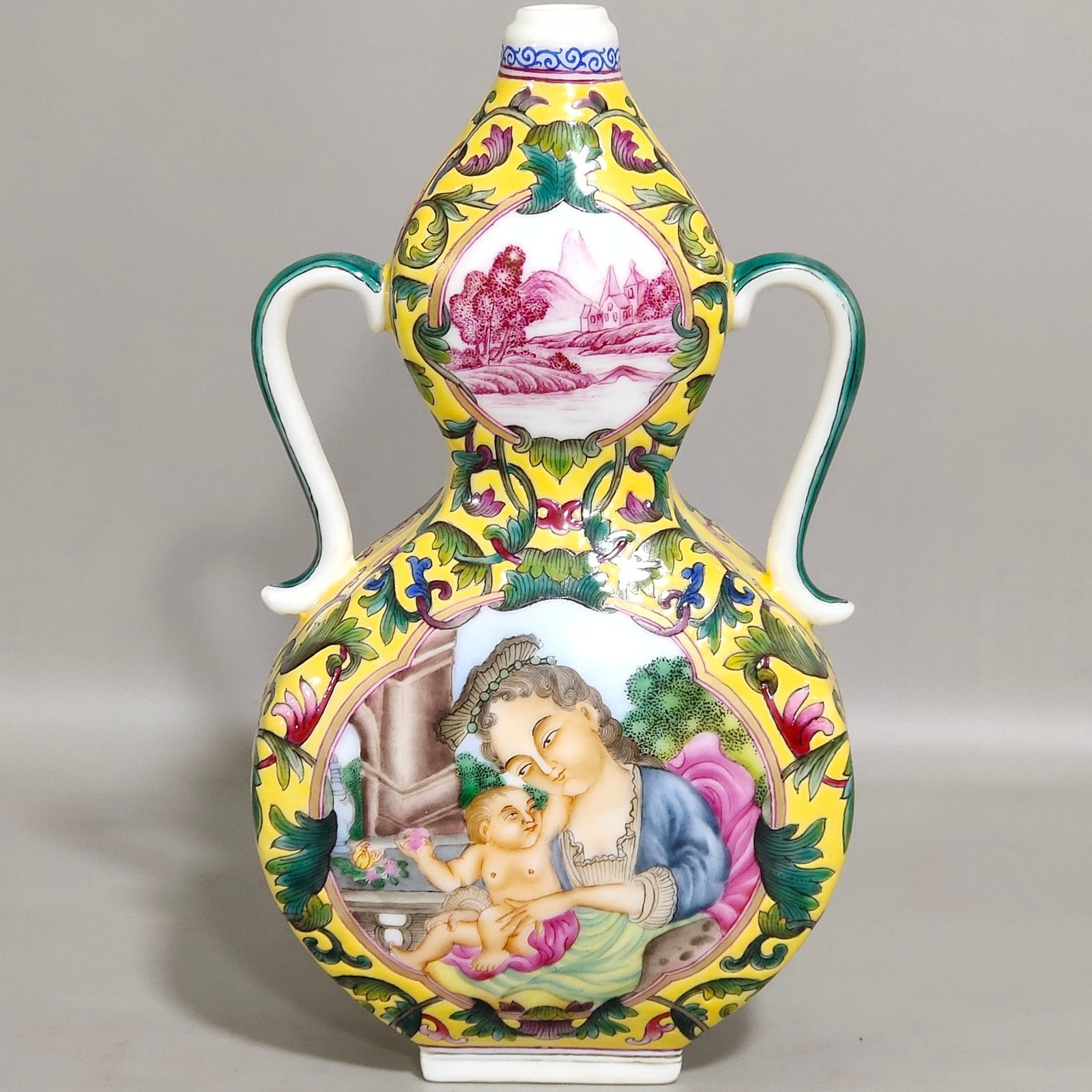 Qing Dynasty Qianlong enamel Western figure flat gourd vase