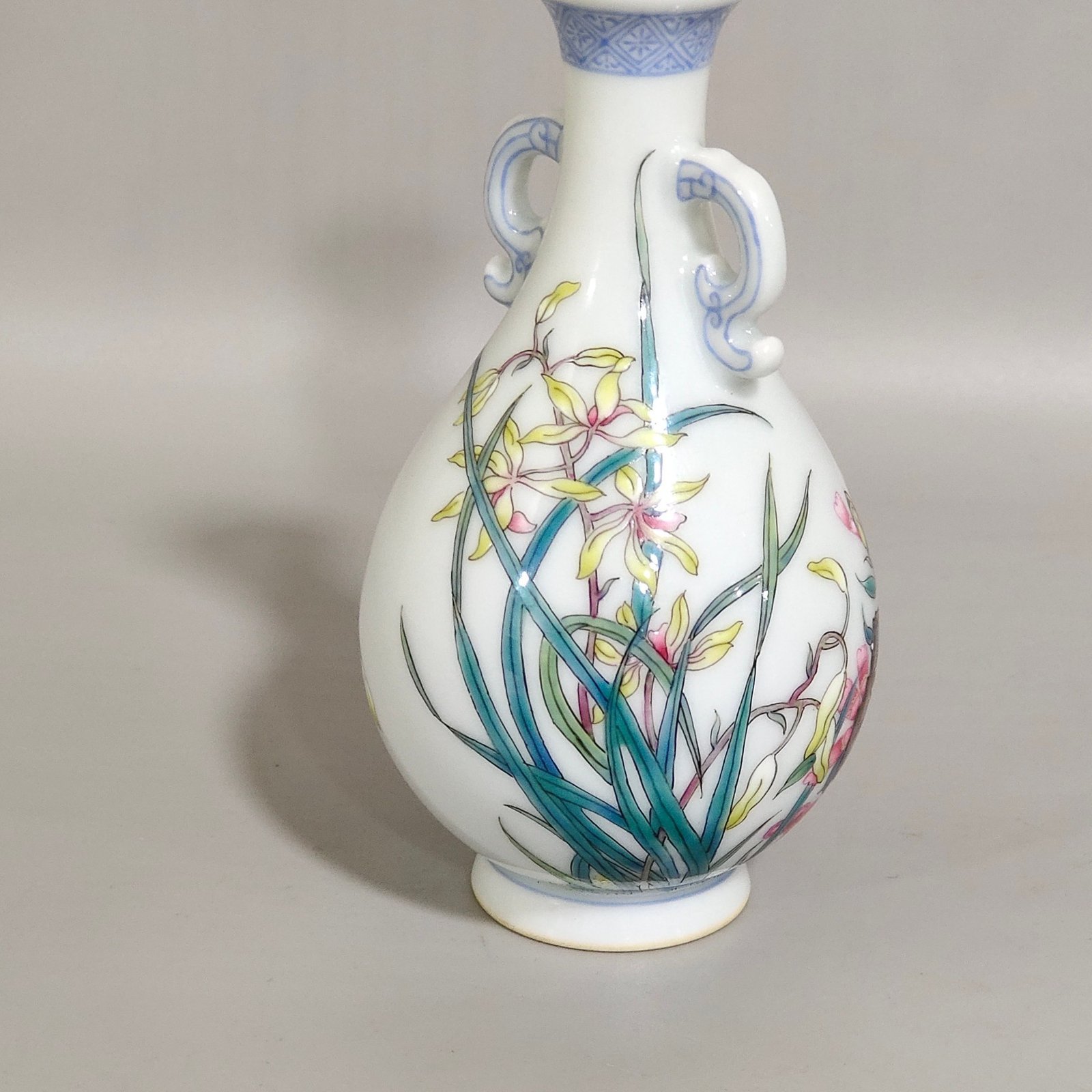 Qing Dynasty Qianlong enamel poetry Zhilan vial vase