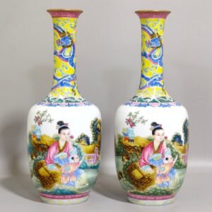 Qing Dynasty Qianlong enamel red dragon piercing flowers Western figure flask