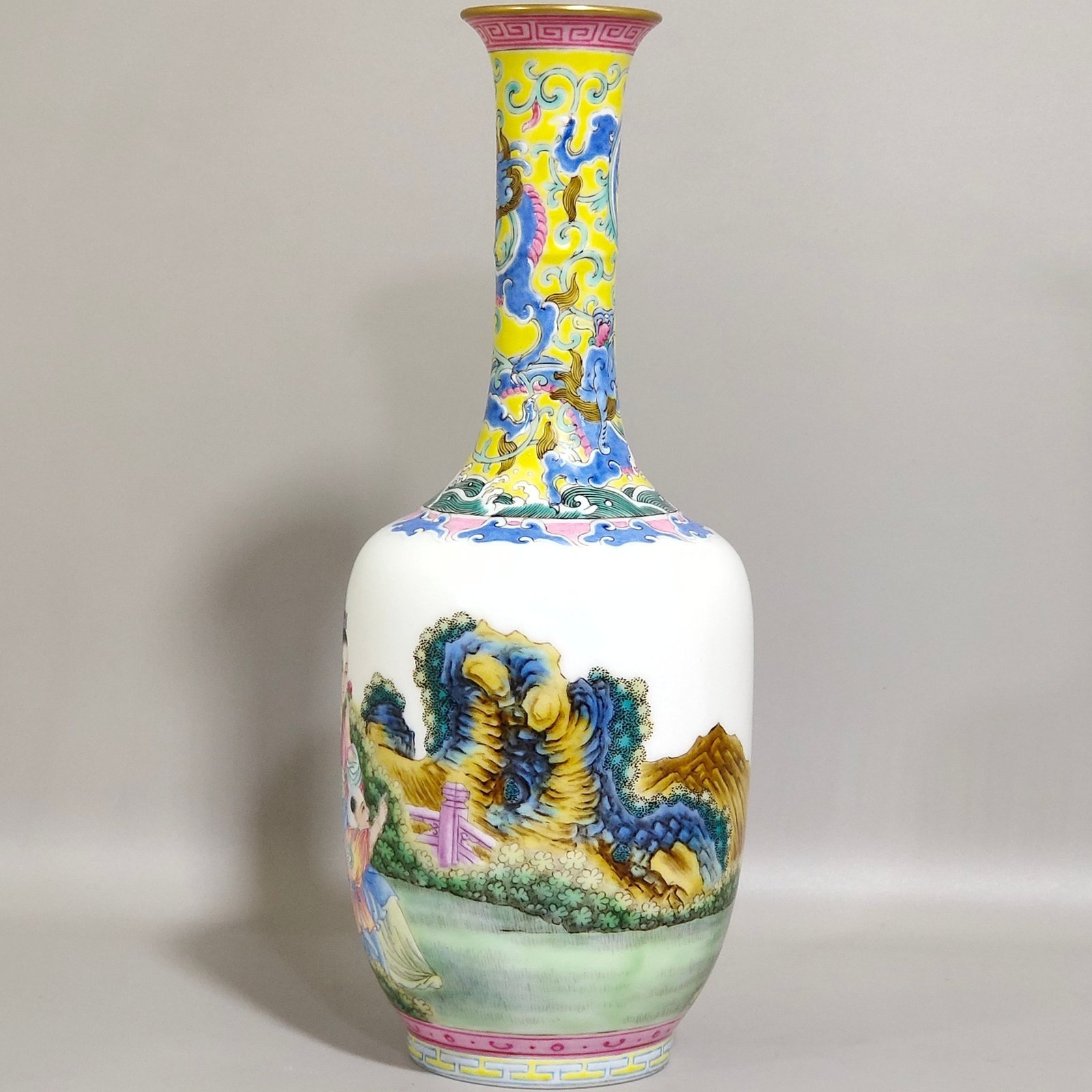 Qing Dynasty Qianlong enamel red dragon piercing flowers Western figure flask