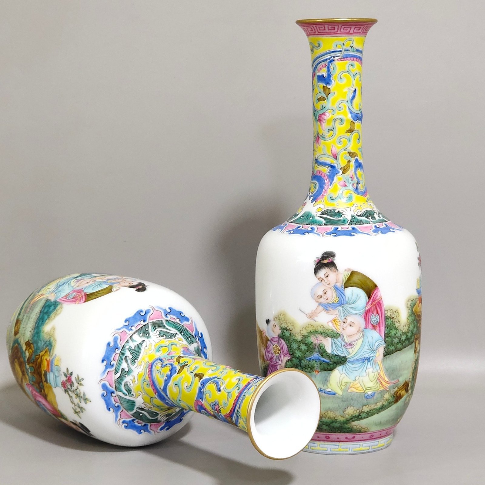 Qing Dynasty Qianlong enamel red dragon piercing flowers Western figure flask