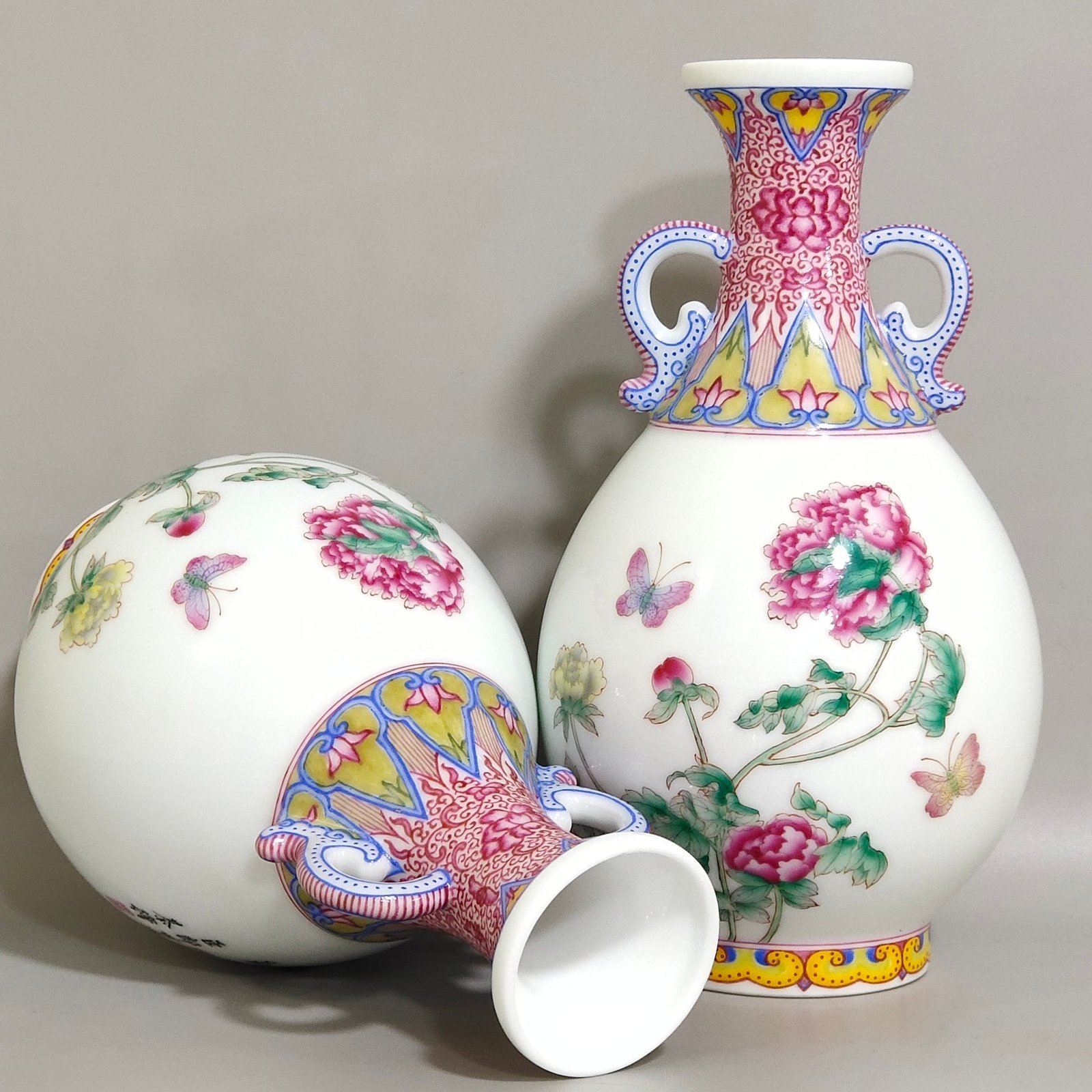 Qing Dynasty Qianlong enamel Castiglione flower double eared jade spring vase