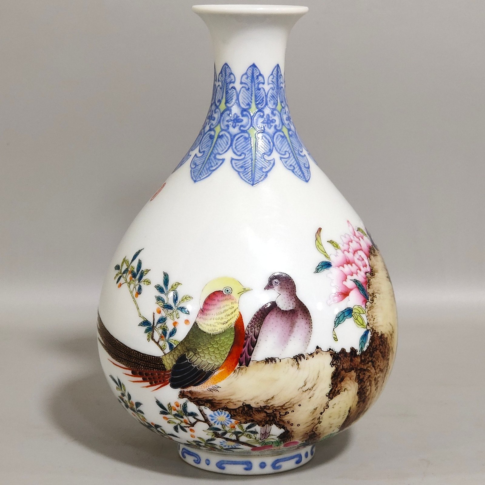 Qing Dynasty Qianlong enamel jade pot spring vase