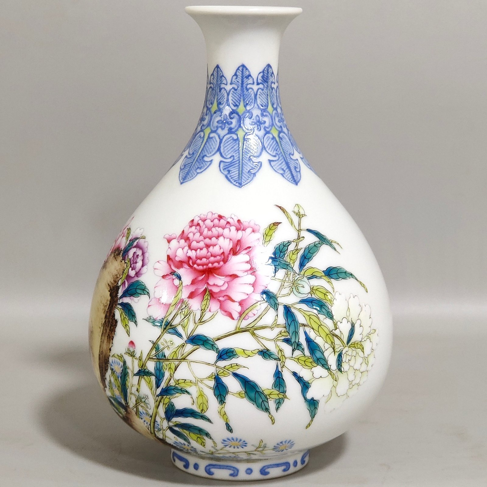 Qing Dynasty Qianlong enamel jade pot spring vase