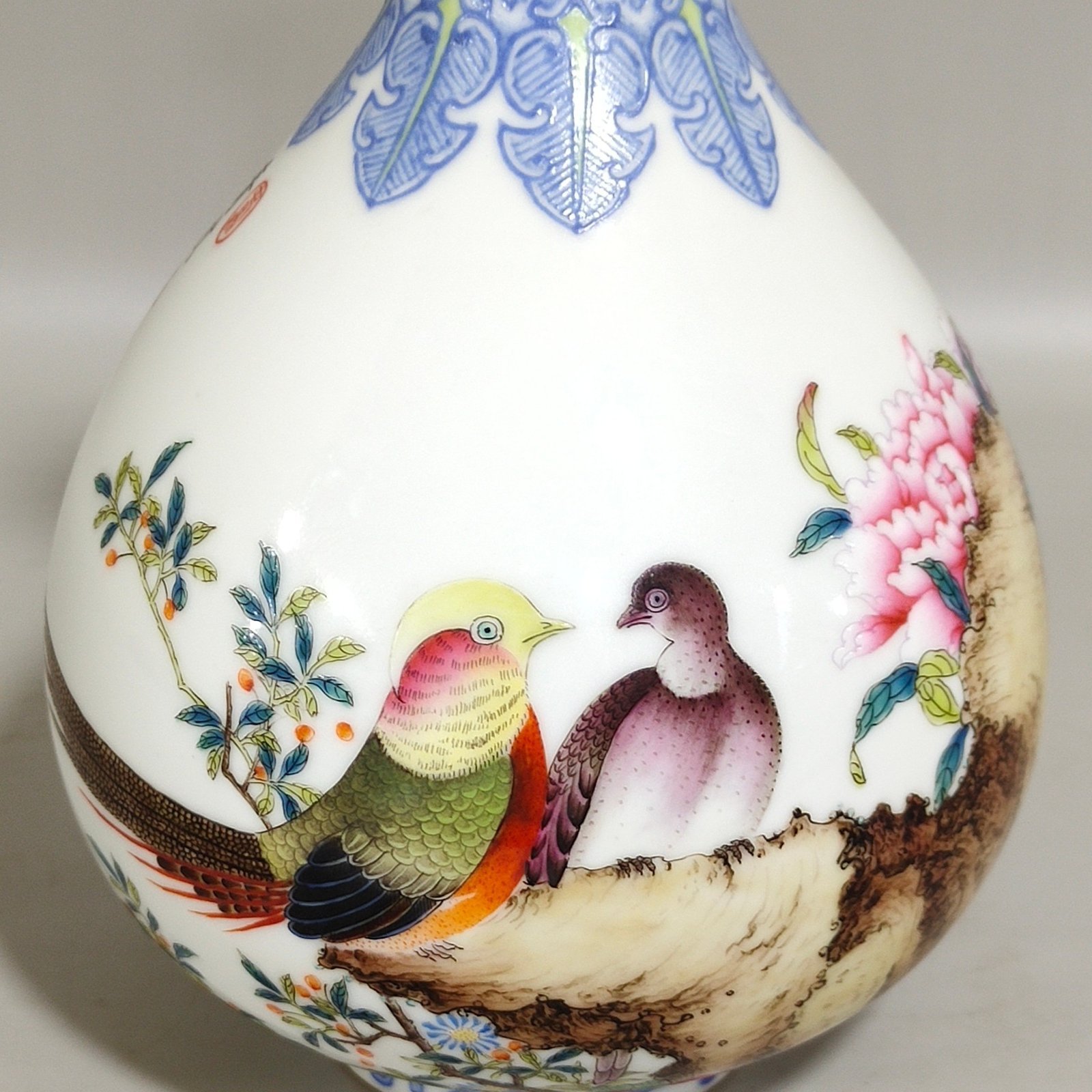 Qing Dynasty Qianlong enamel jade pot spring vase