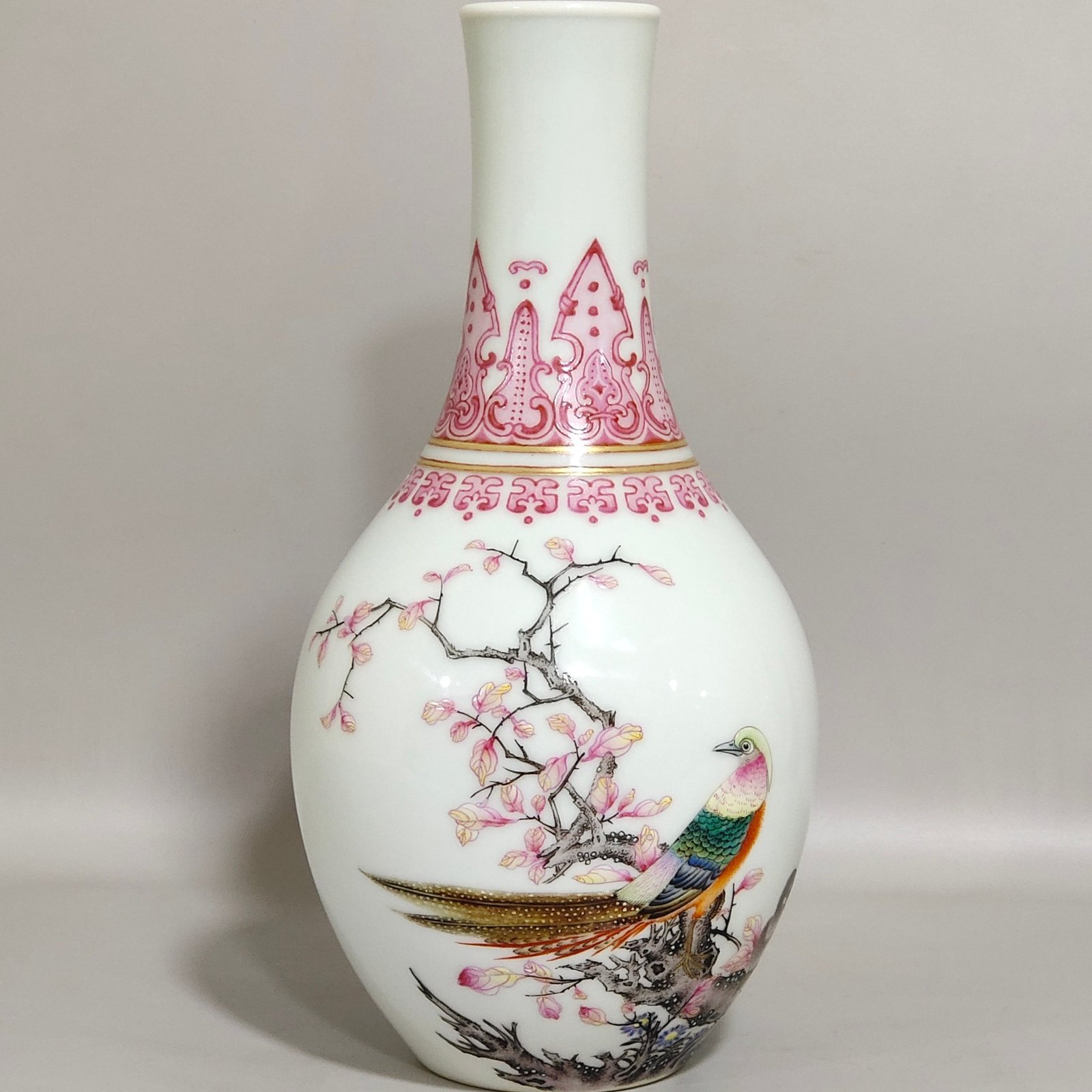 Qing Dynasty Qianlong enamel olive vase with poems