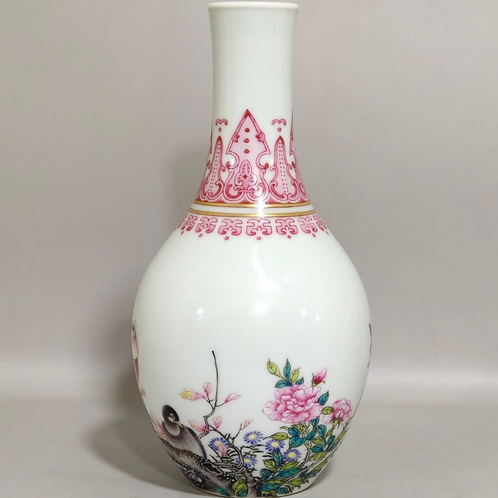 Qing Dynasty Qianlong enamel olive vase with poems