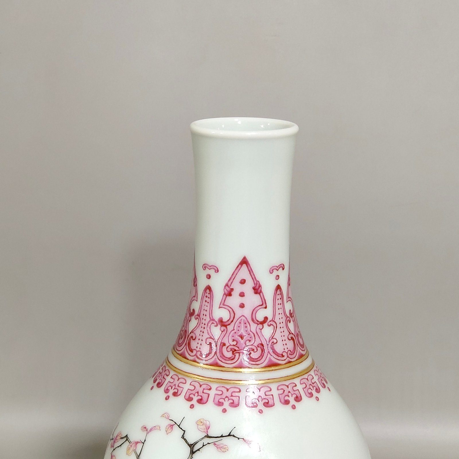 Qing Dynasty Qianlong enamel olive vase with poems