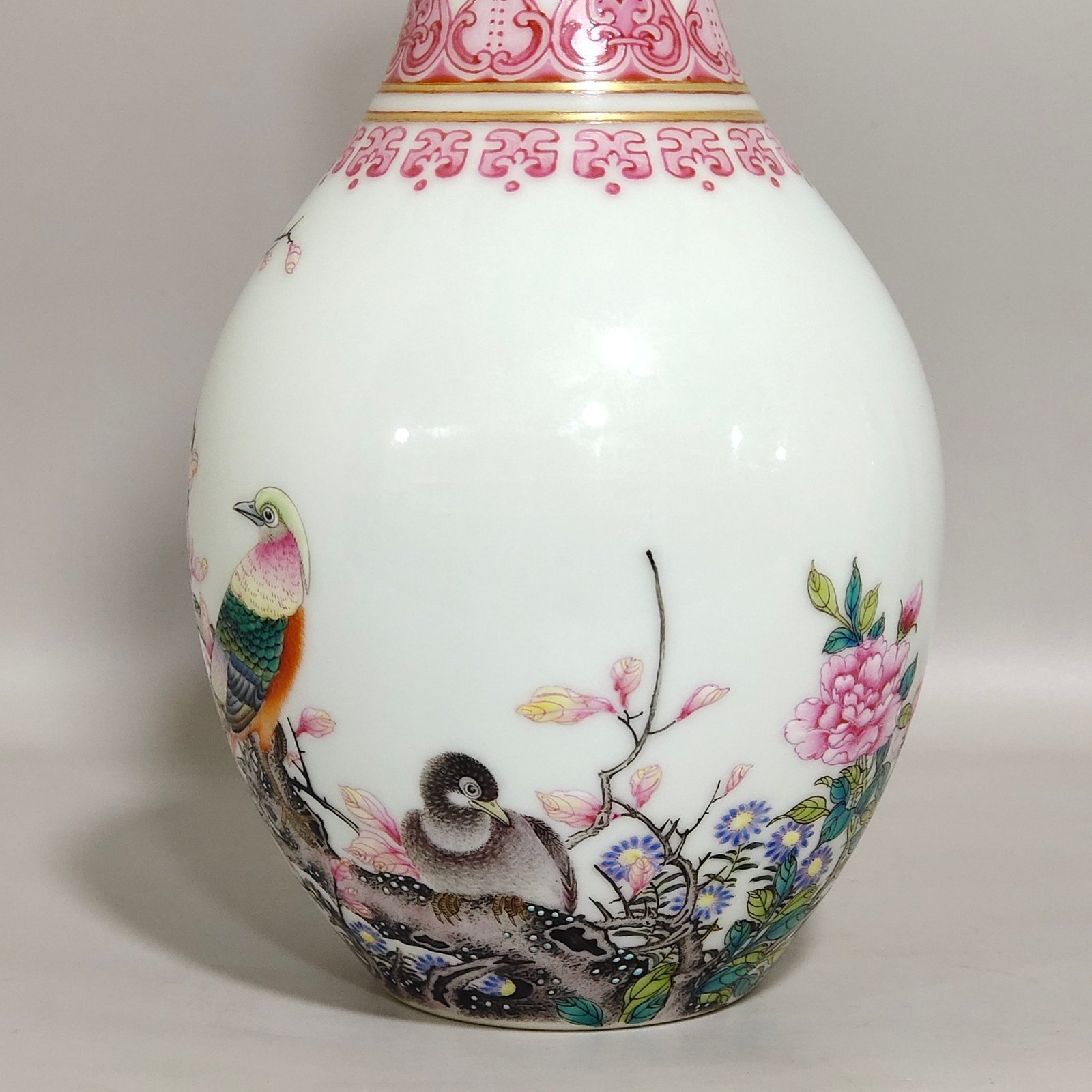 Qing Dynasty Qianlong enamel olive vase with poems