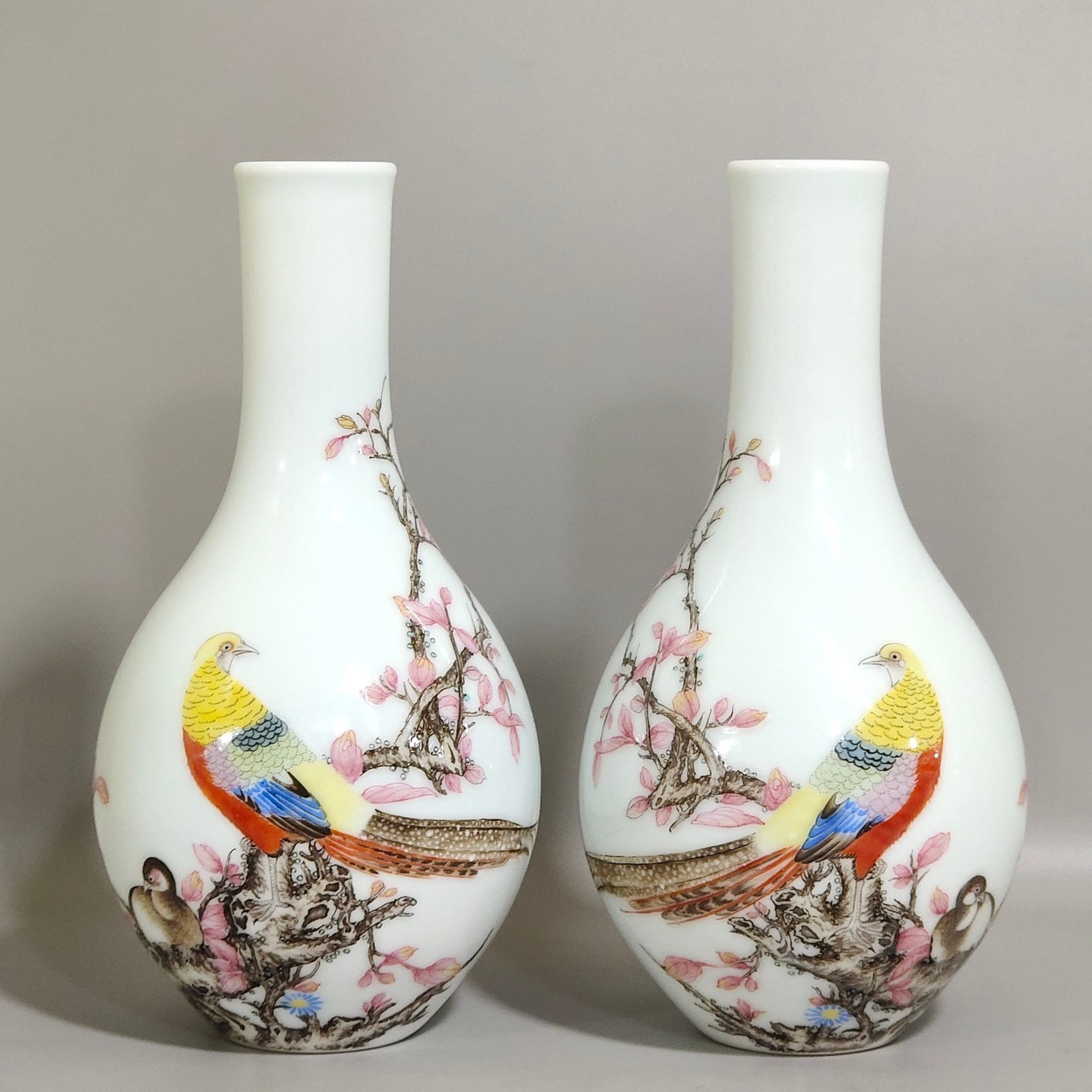 Qing Dynasty Qianlong enamel olive vase with poems