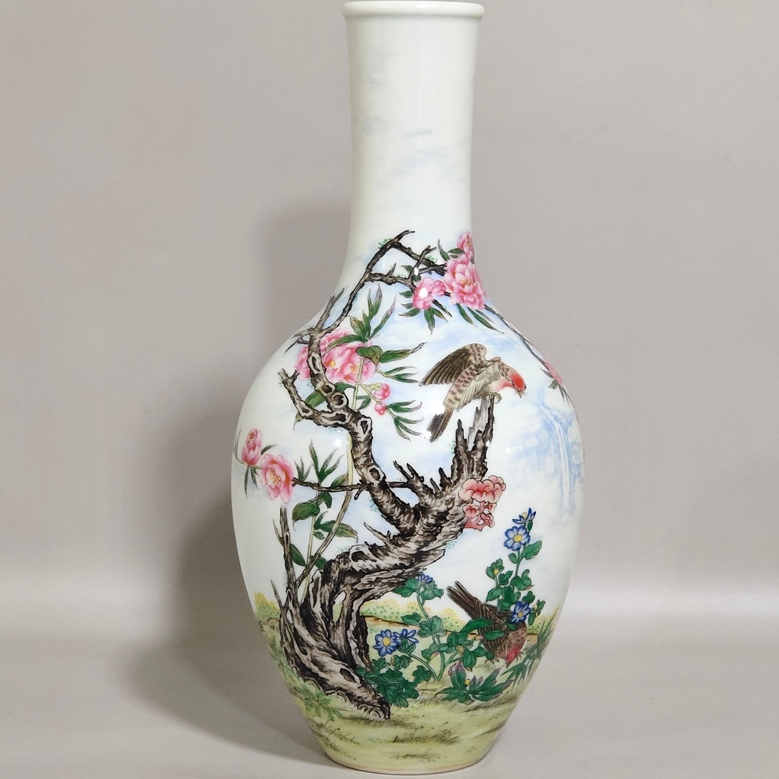 Qing Dynasty Qianlong enamel parrot flower poem olive vase