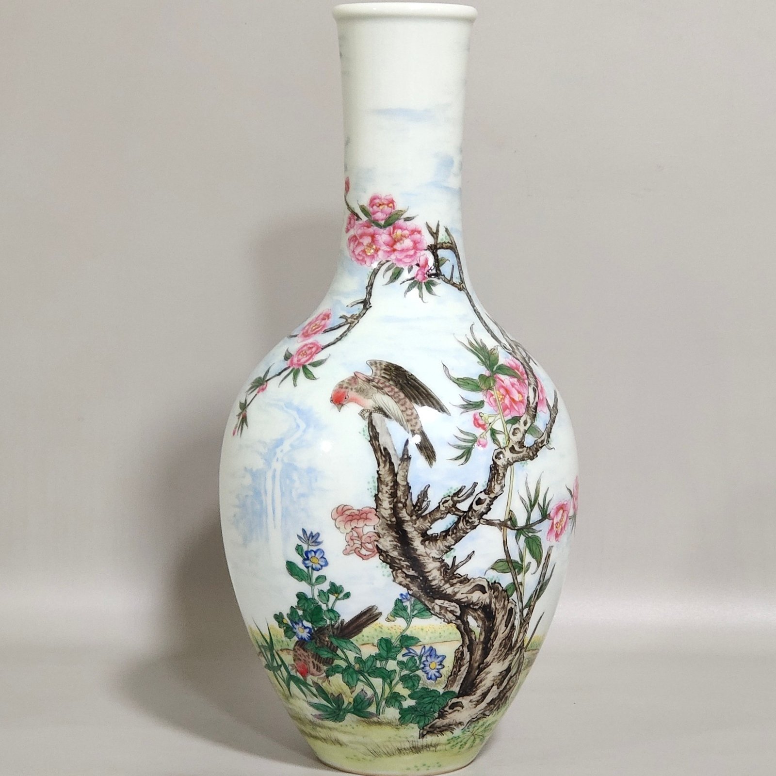 Qing Dynasty Qianlong enamel parrot flower poem olive vase