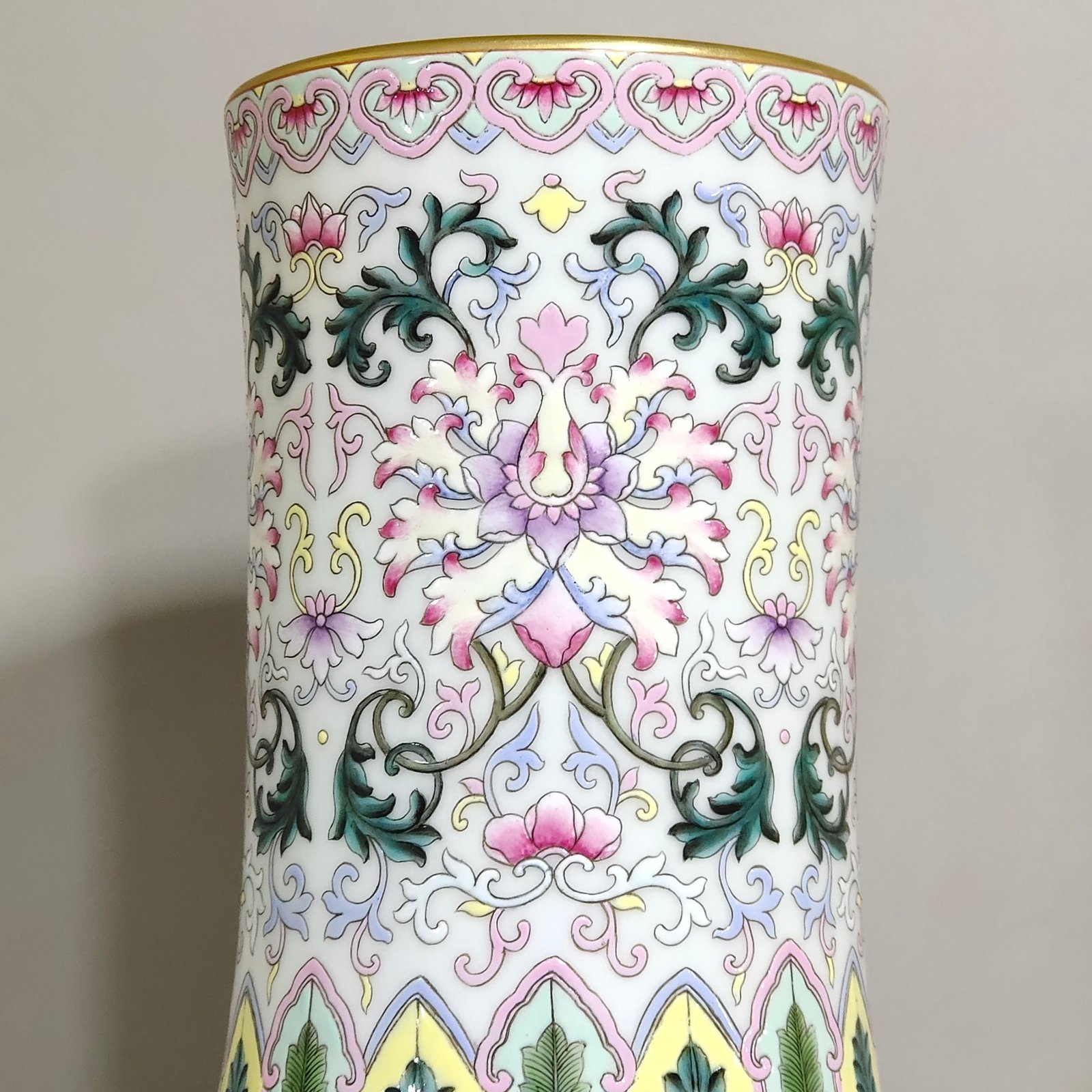 Qing Dynasty Qianlong Hundred Sons Celestial Vase