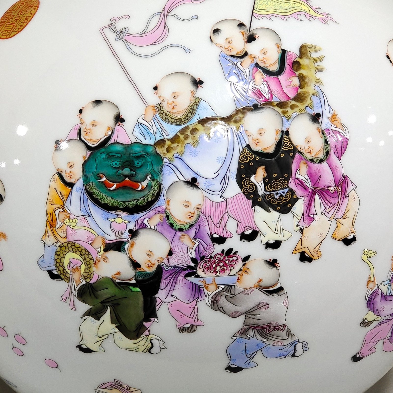 Qing Dynasty Qianlong Hundred Sons Celestial Vase