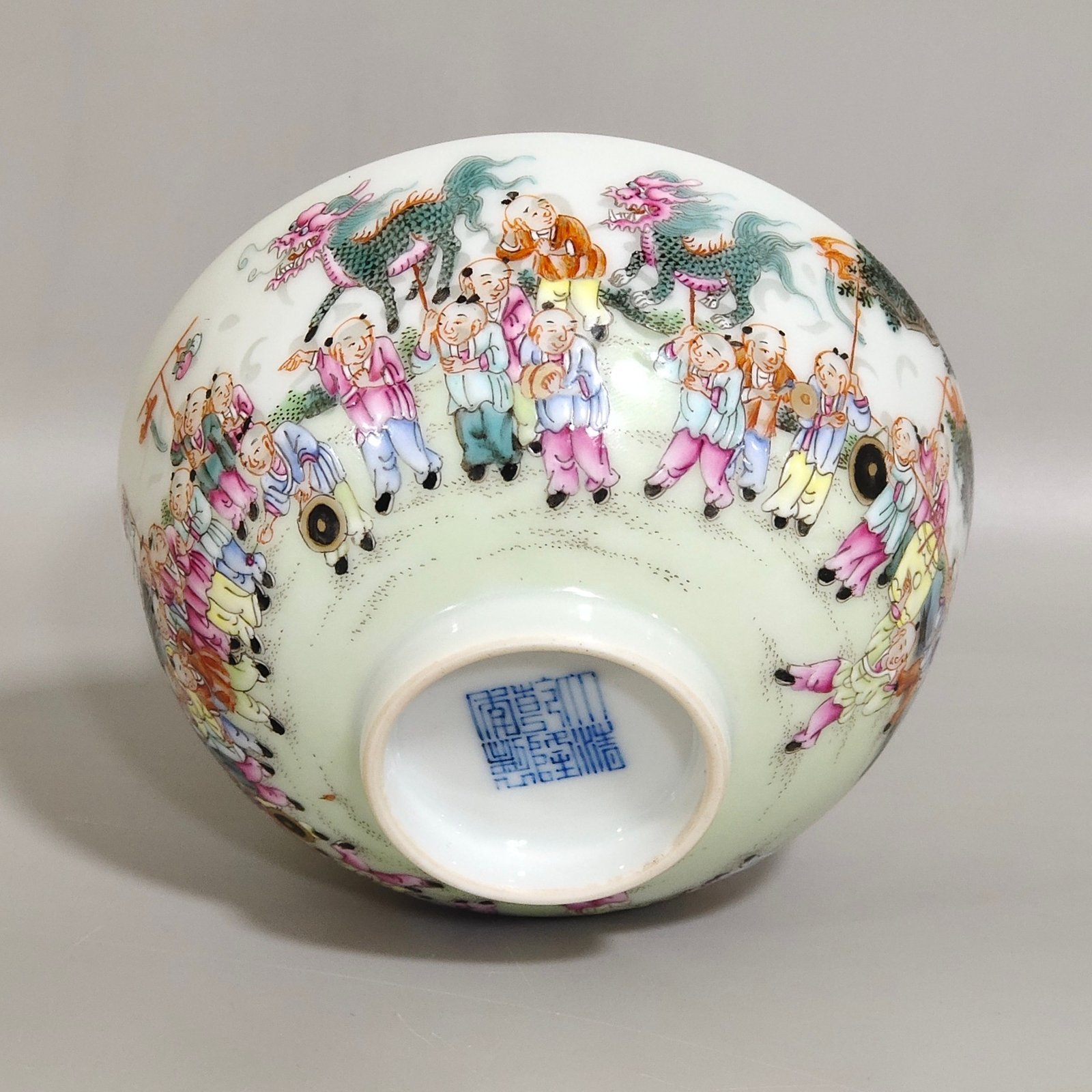 Qing Dynasty Qianlong Hundred Sons Exquisite tea round