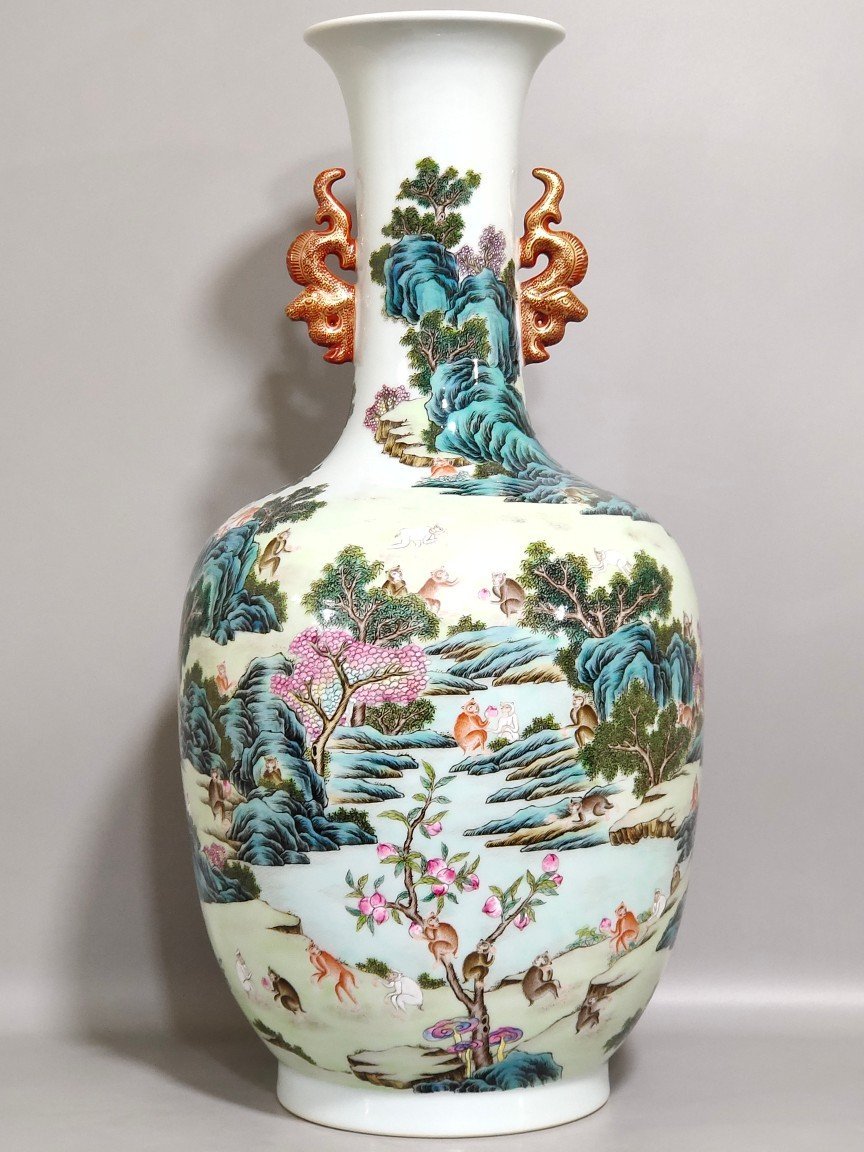 Qing Dynasty Qianlong Hundred Monkeys Amphora