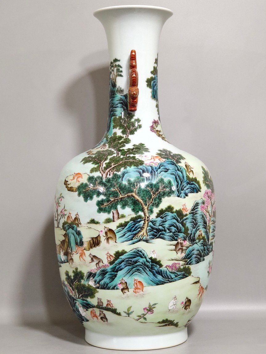 Qing Dynasty Qianlong Hundred Monkeys Amphora