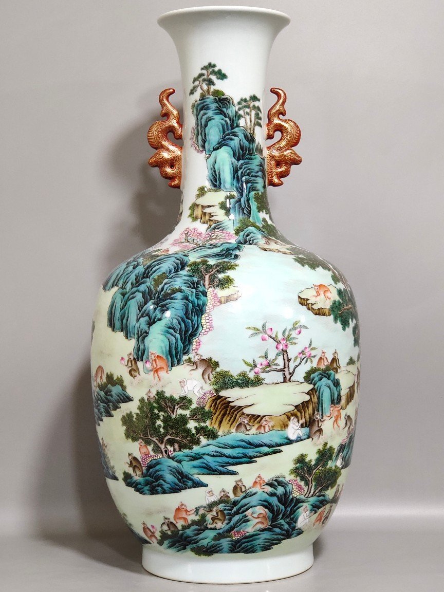 Qing Dynasty Qianlong Hundred Monkeys Amphora