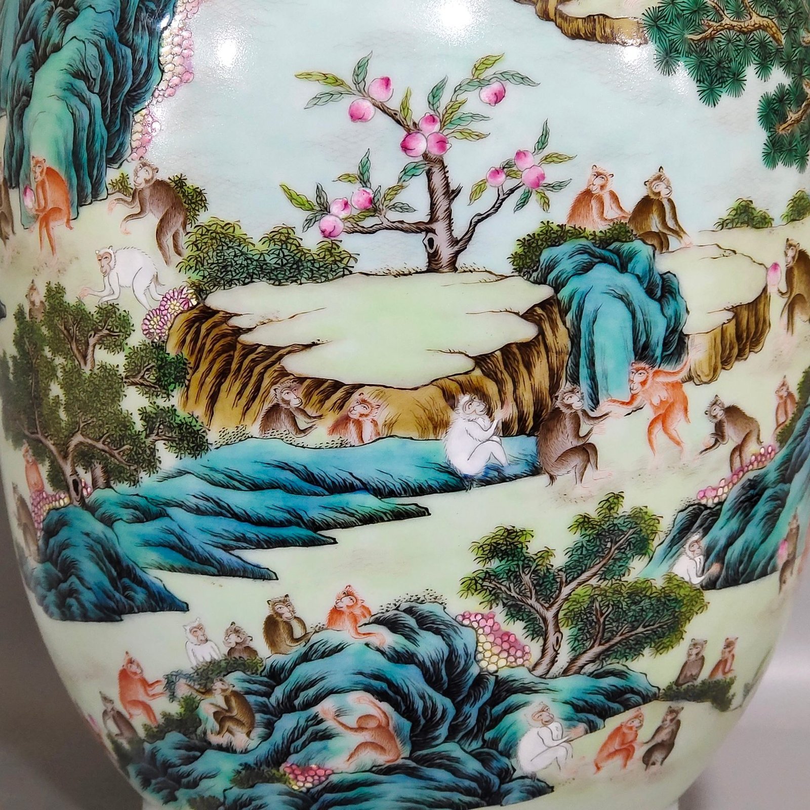 Qing Dynasty Qianlong Hundred Monkeys Amphora