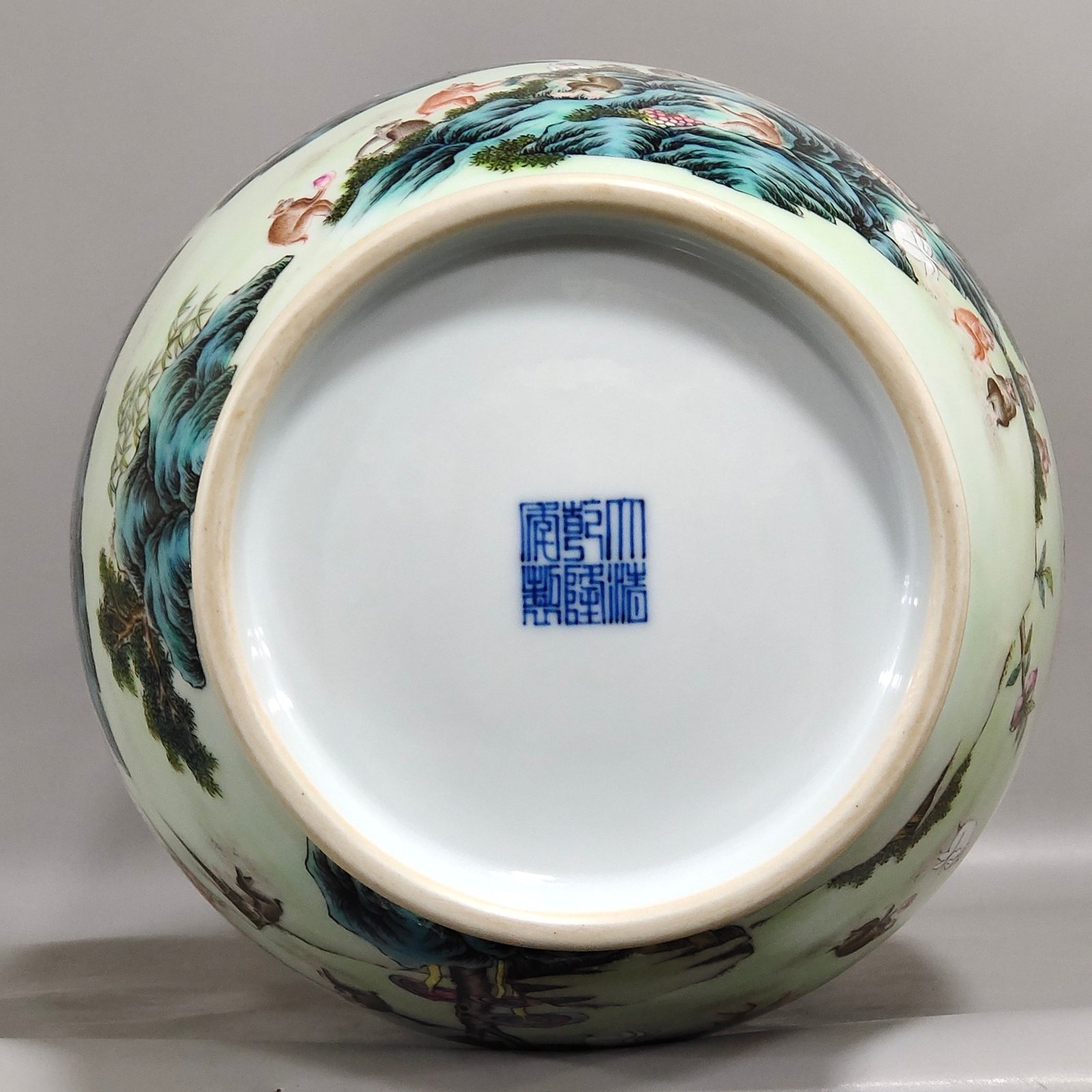 Qing Dynasty Qianlong Hundred Monkeys Amphora