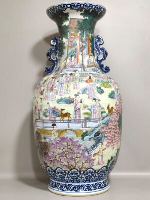 Qing Dynasty Qianlong An amphorae with hundreds of beautiful pictures