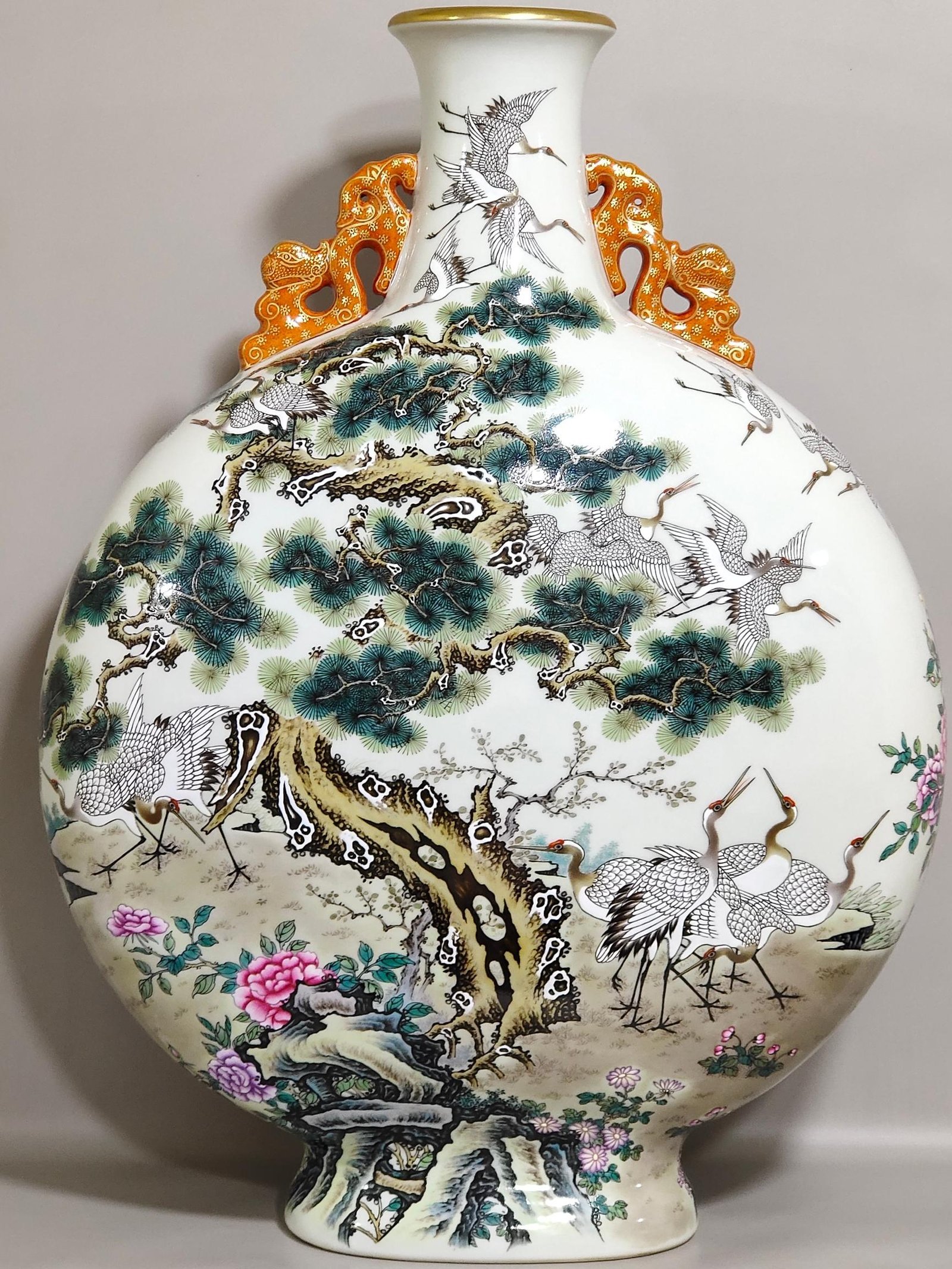 Qing Dynasty Qianlong A large flat vase with a picture of a hundred cranes and a poem