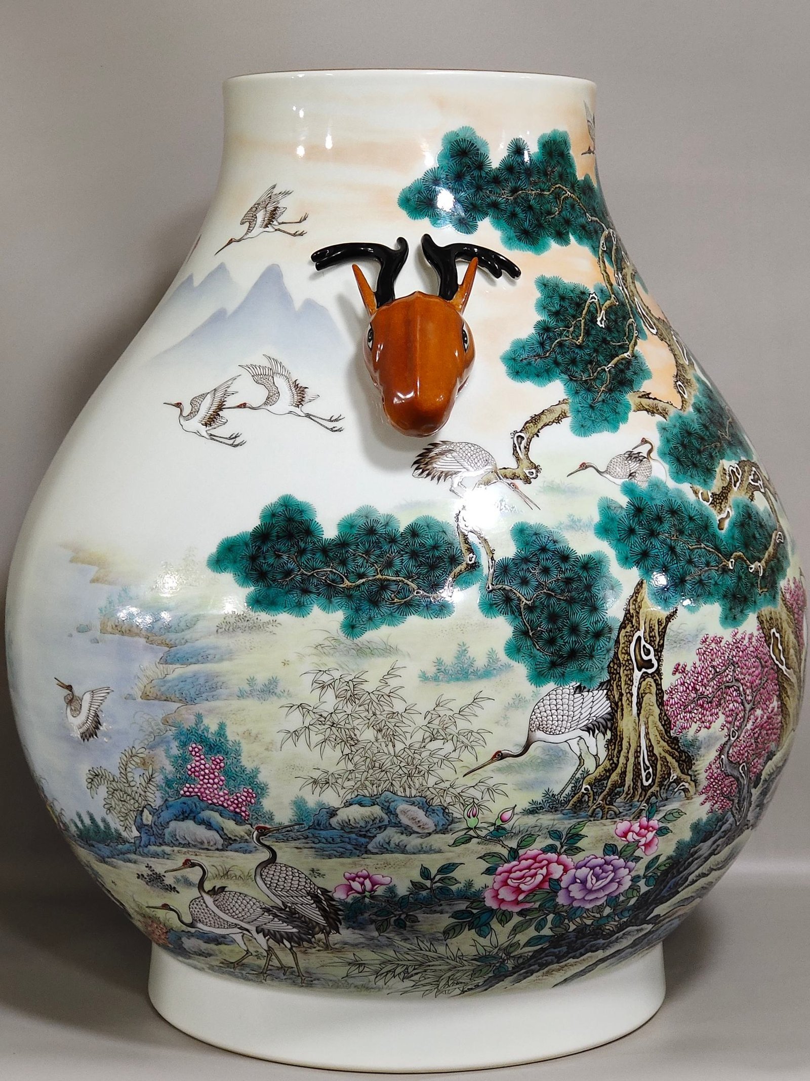 Qing Dynasty Qianlong A deer headed statue of a hundred cranes