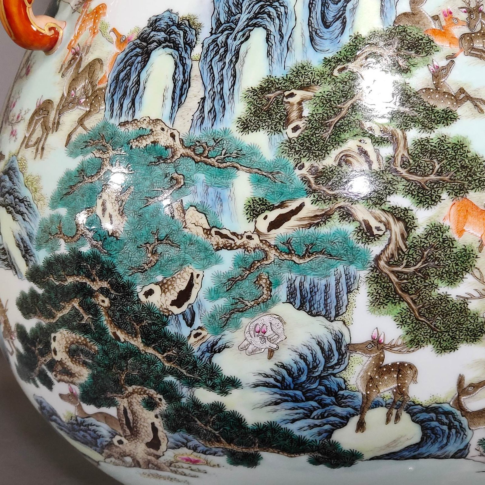 Qing Dynasty Qianlong A barrel statue of the Hundred Deer Buddha