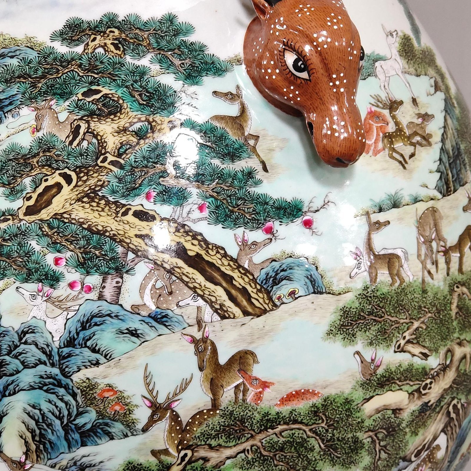 Qing Dynasty Qianlong Hundred Deer Deer Head Statue Vase
