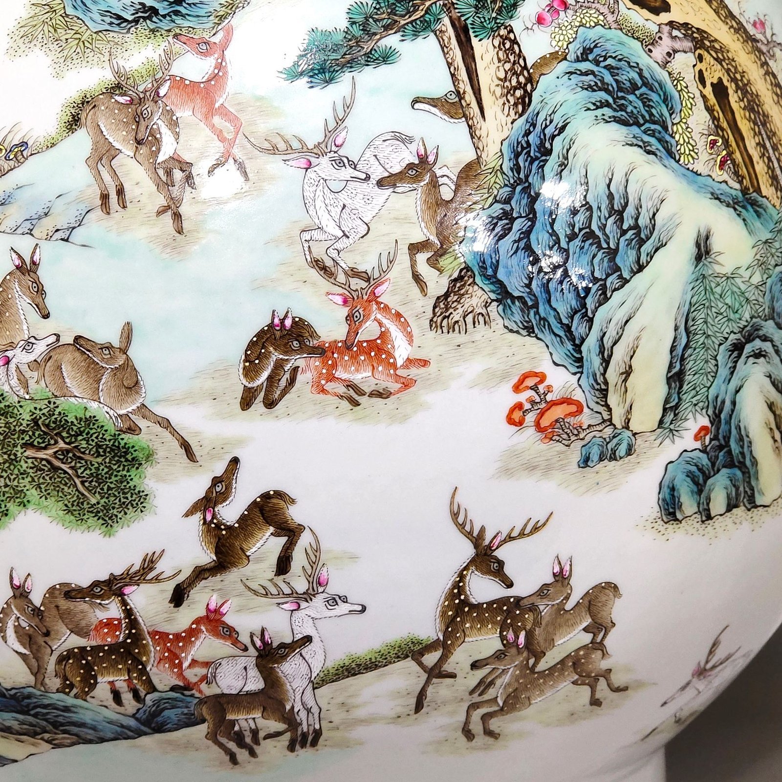 Qing Dynasty Qianlong Hundred Deer Deer Head Statue Vase