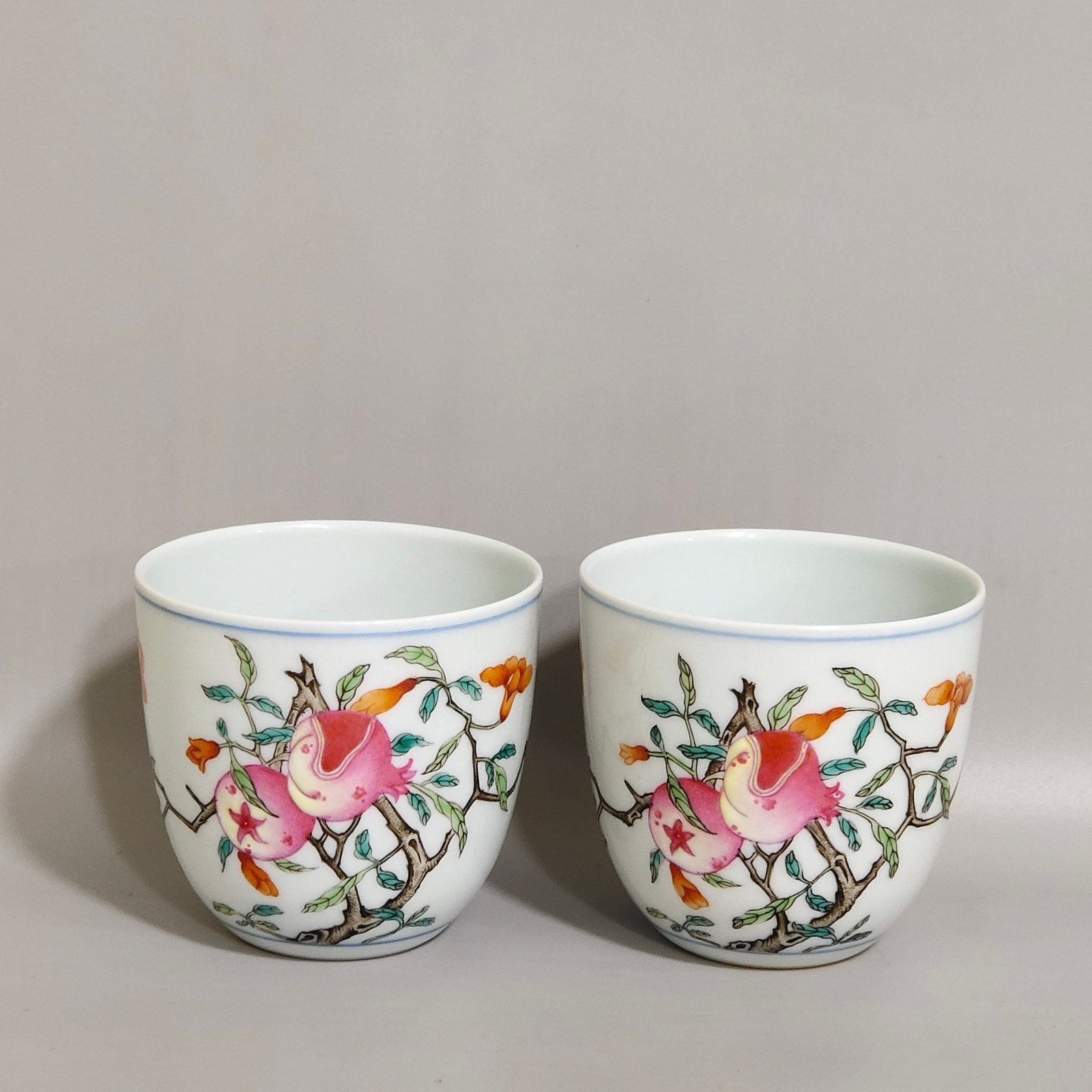 Qing Dynasty Qianlong A pair of pomegranate pattern cups