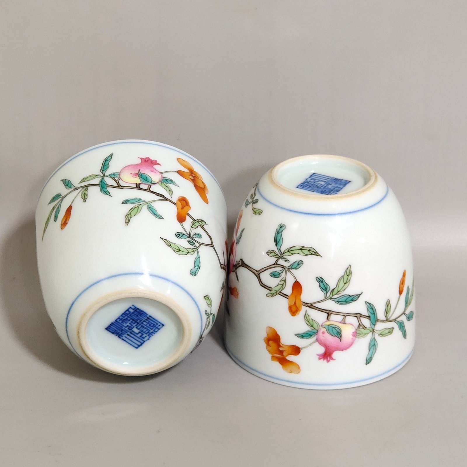 Qing Dynasty Qianlong A pair of pomegranate pattern cups
