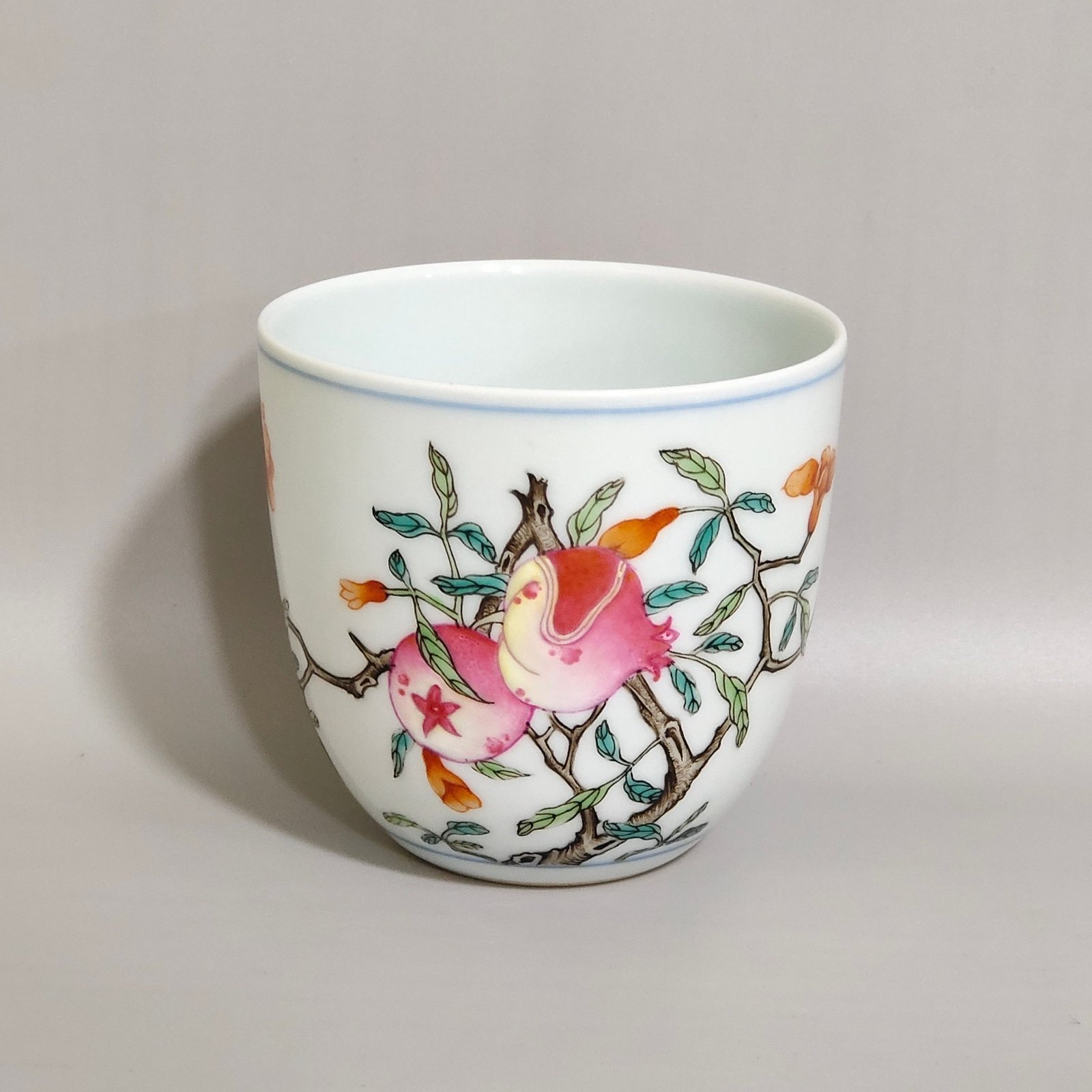 Qing Dynasty Qianlong A pair of pomegranate pattern cups