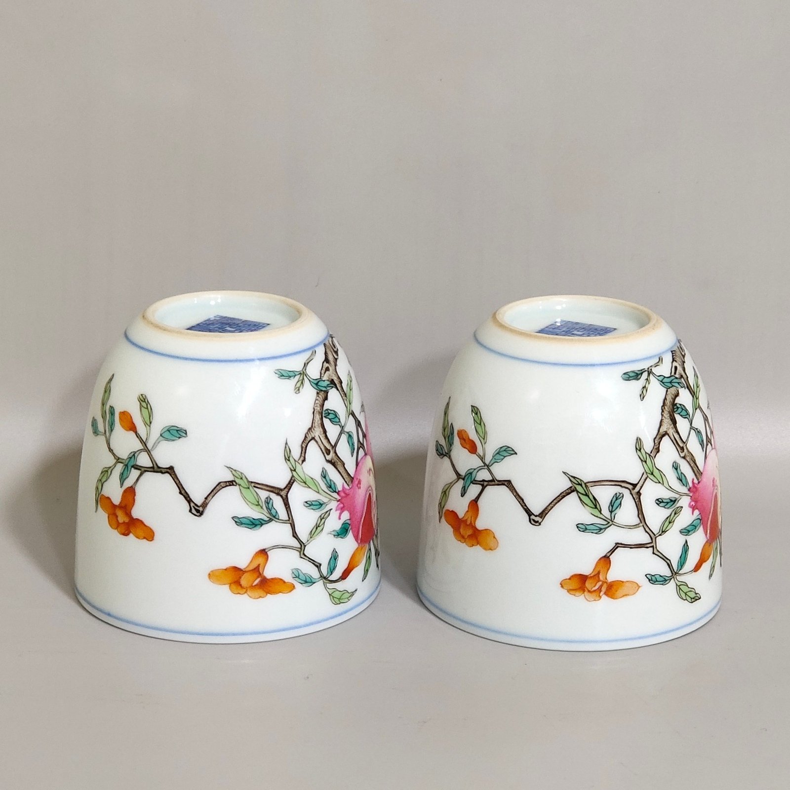 Qing Dynasty Qianlong A pair of pomegranate pattern cups