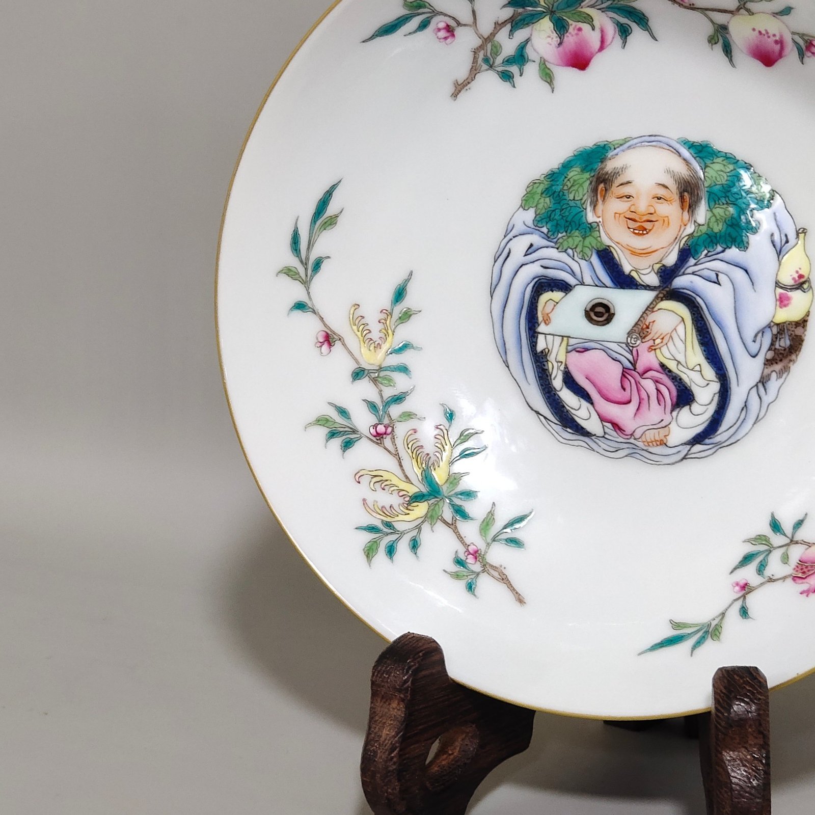 Qing Dynasty Qianlong stone patterned glaze painted with a group of harmonious Sanduo bowls