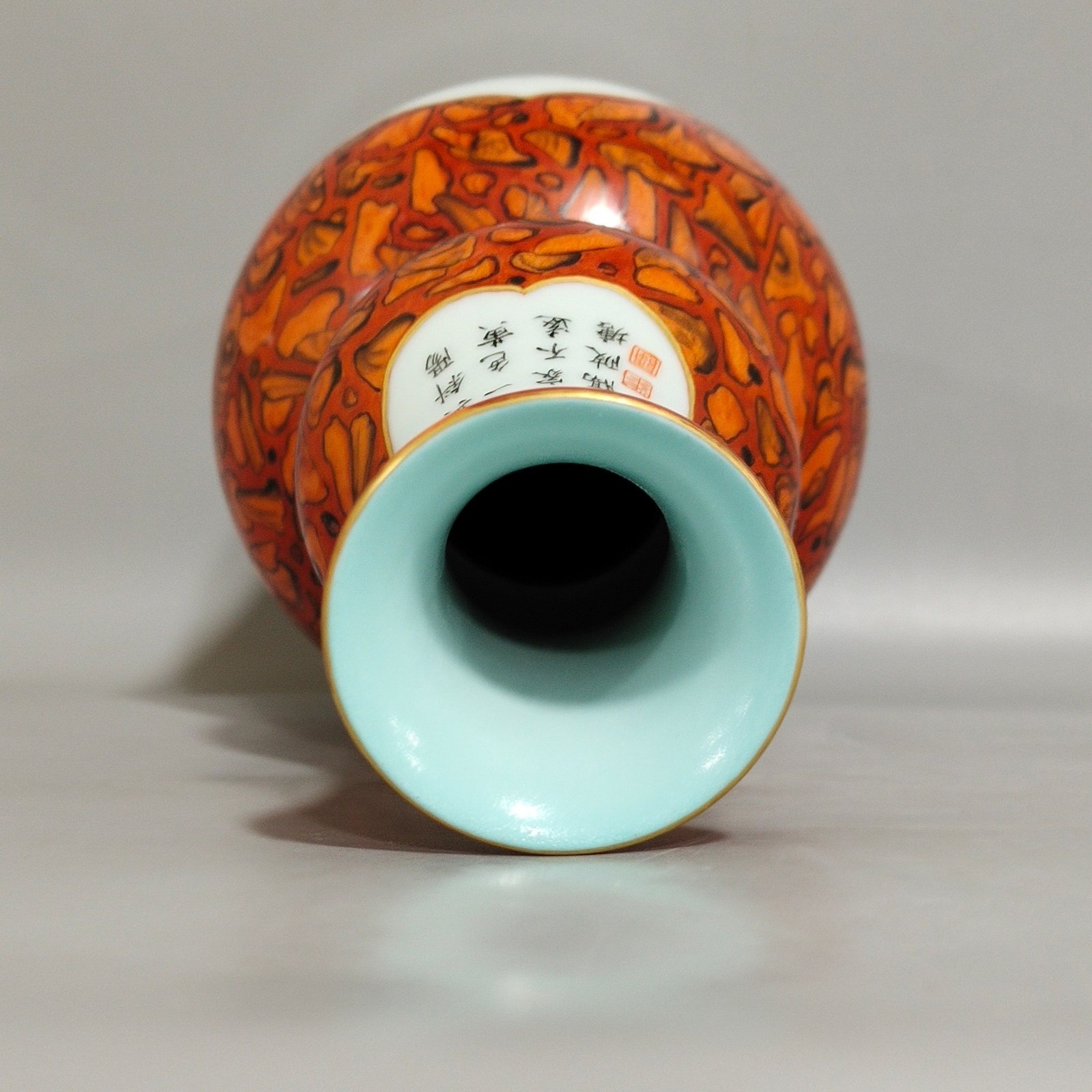 Qing Dynasty Qianlong stone glazed landscape gourd vase
