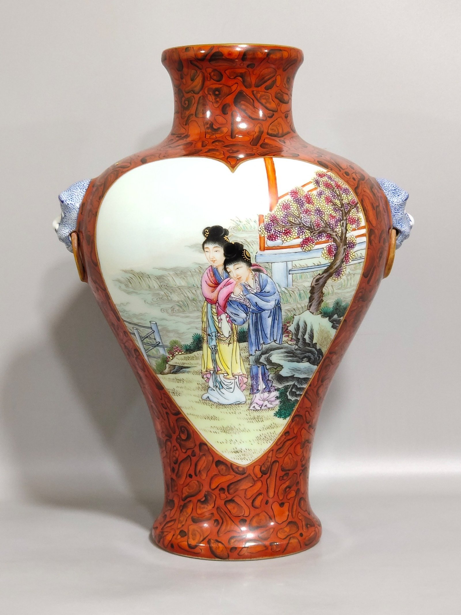 Qing Dynasty Qianlong stone pattern glazed window character story amphorae