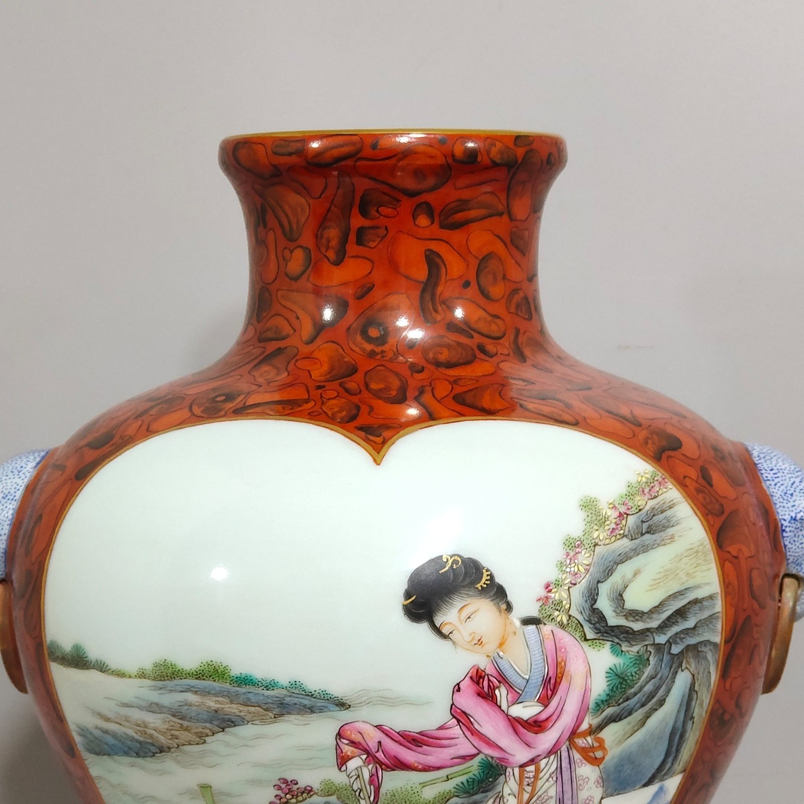 Qing Dynasty Qianlong stone pattern glazed window character story amphorae